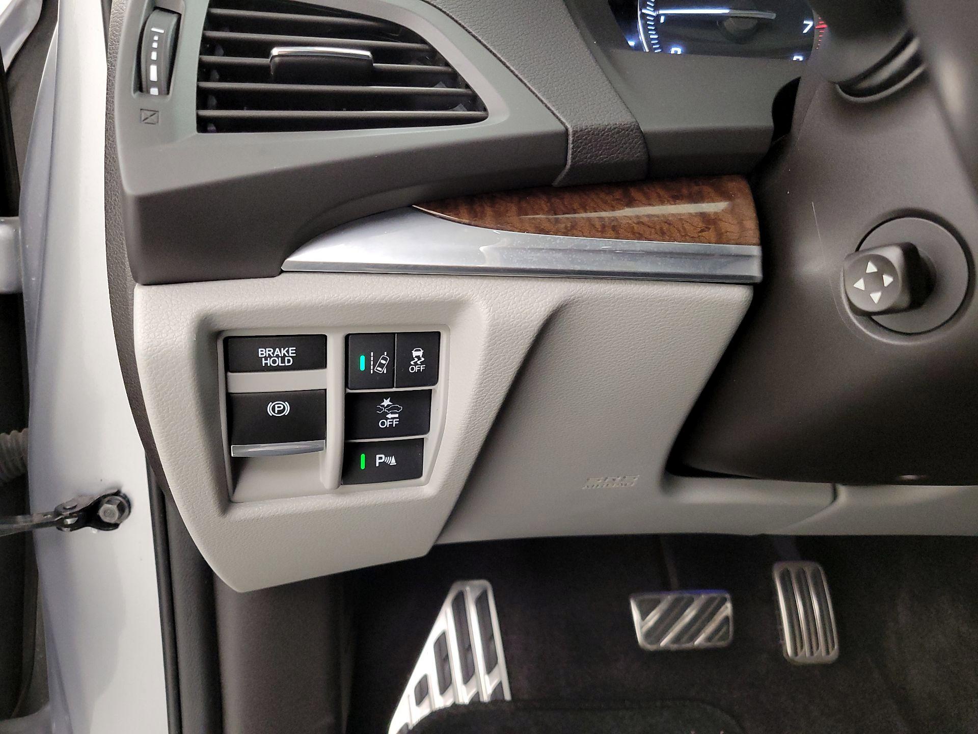 Thumbnail: 2017 Acura MDX - 13