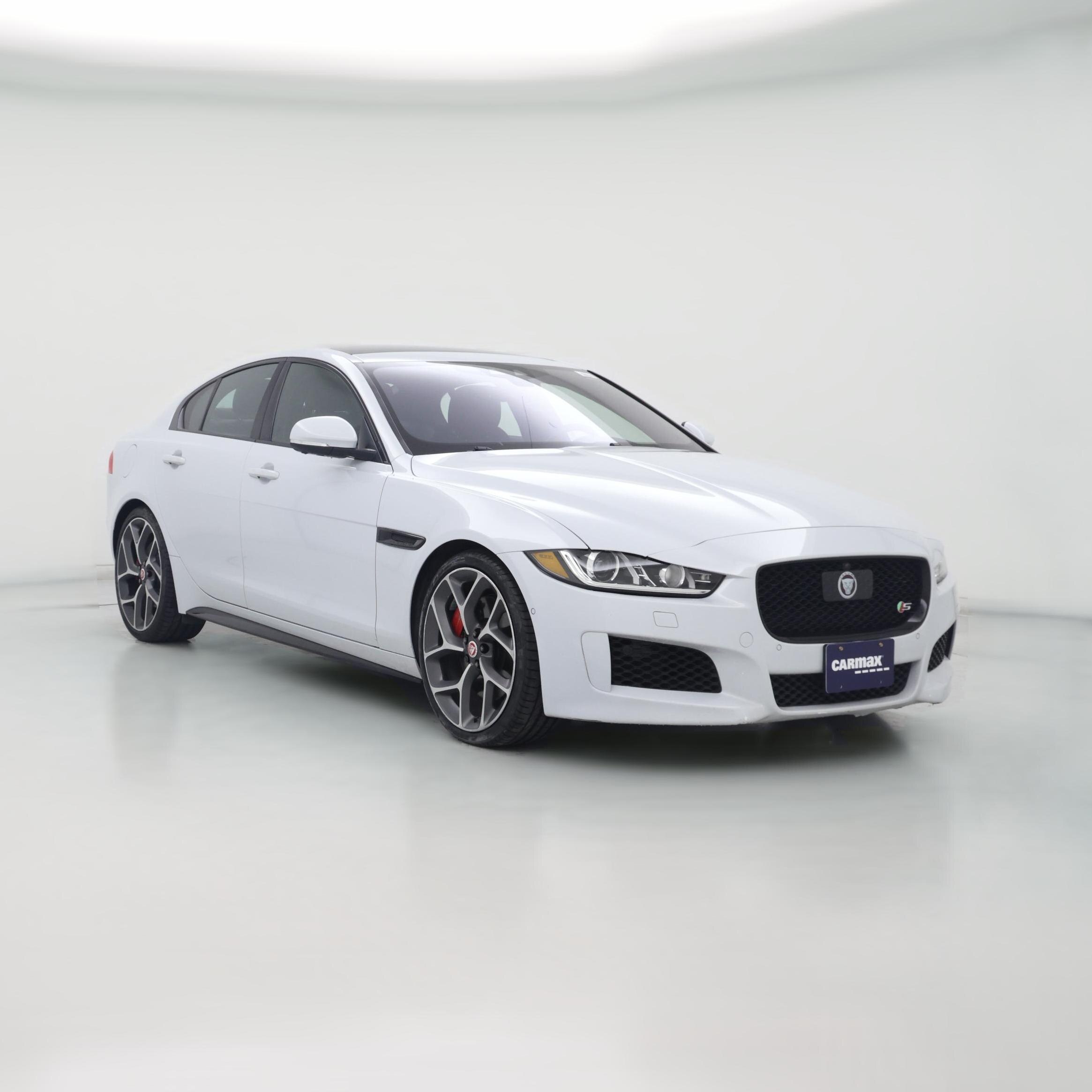 Thumbnail: 2019 Jaguar XE - 1