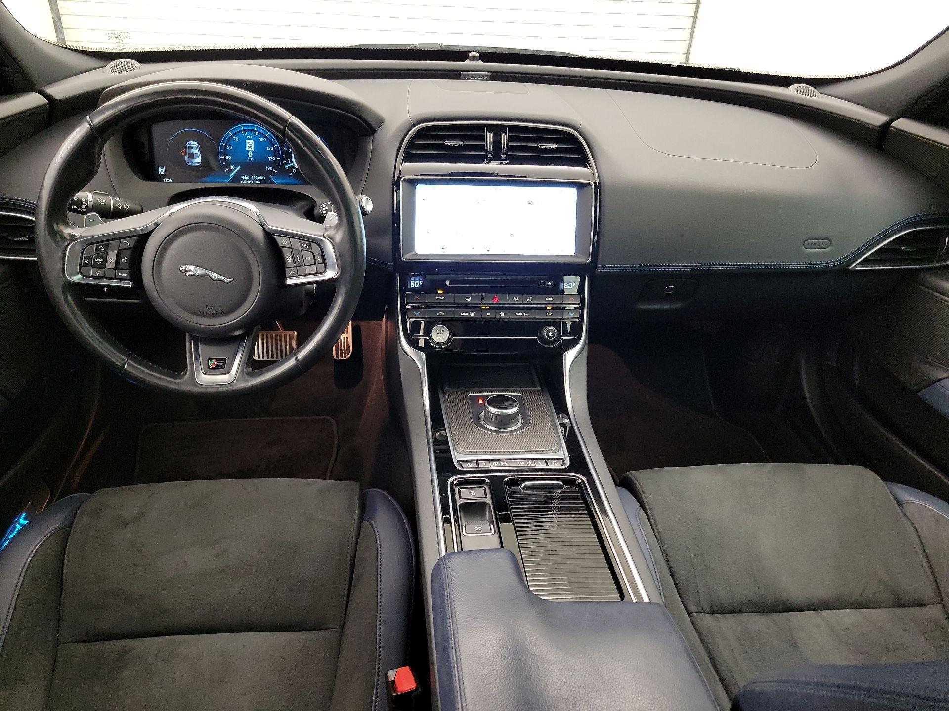 Thumbnail: 2019 Jaguar XE - 9