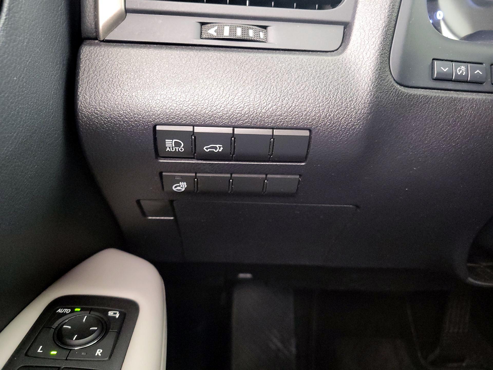 Thumbnail: 2021 Lexus RX - 13