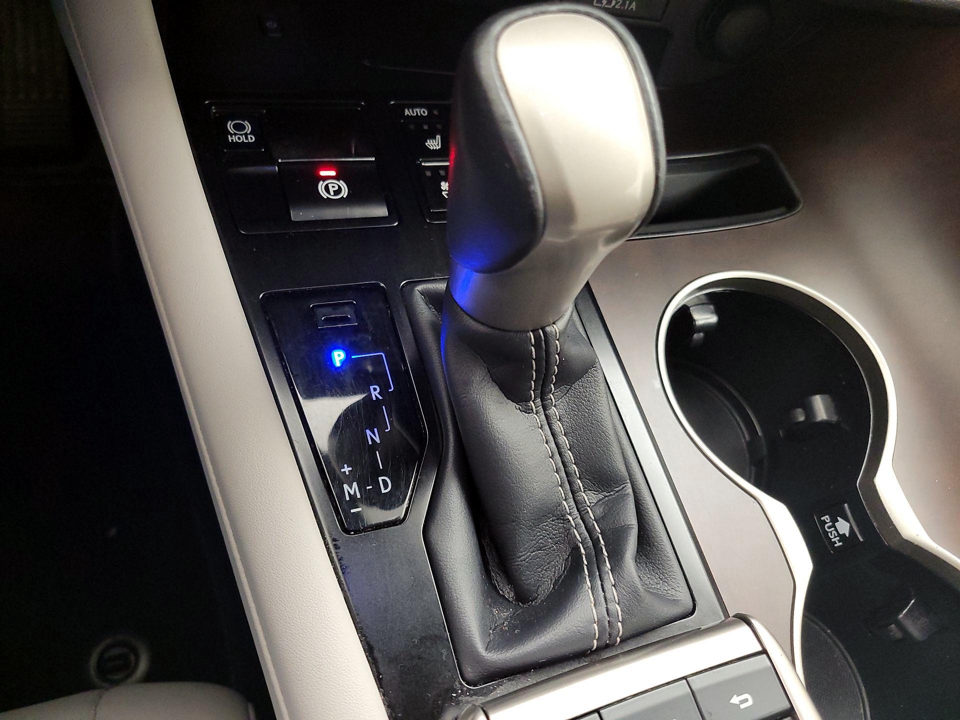 Thumbnail: 2021 Lexus RX - 17