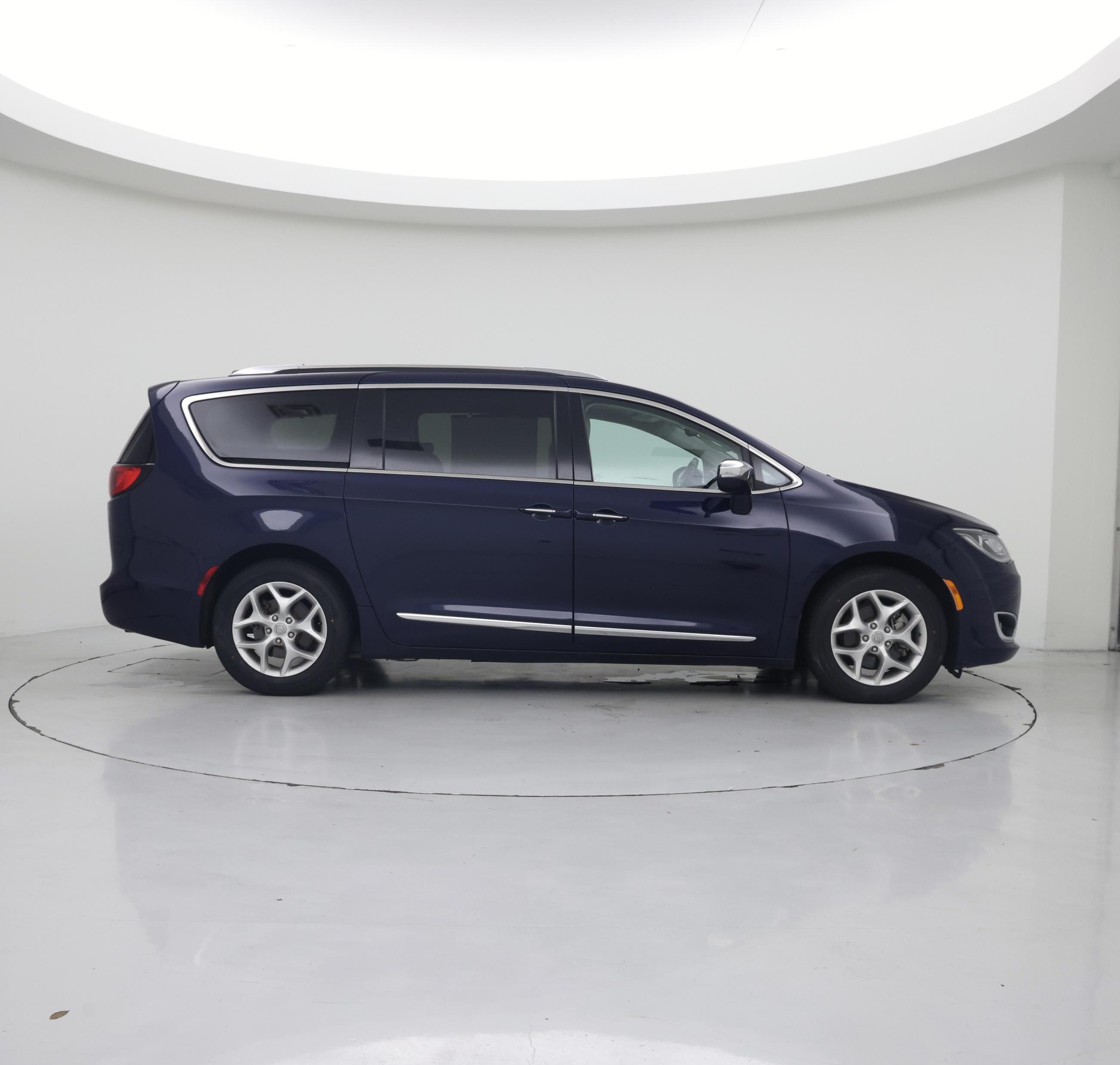 Thumbnail: 2020 Chrysler Pacifica - 7