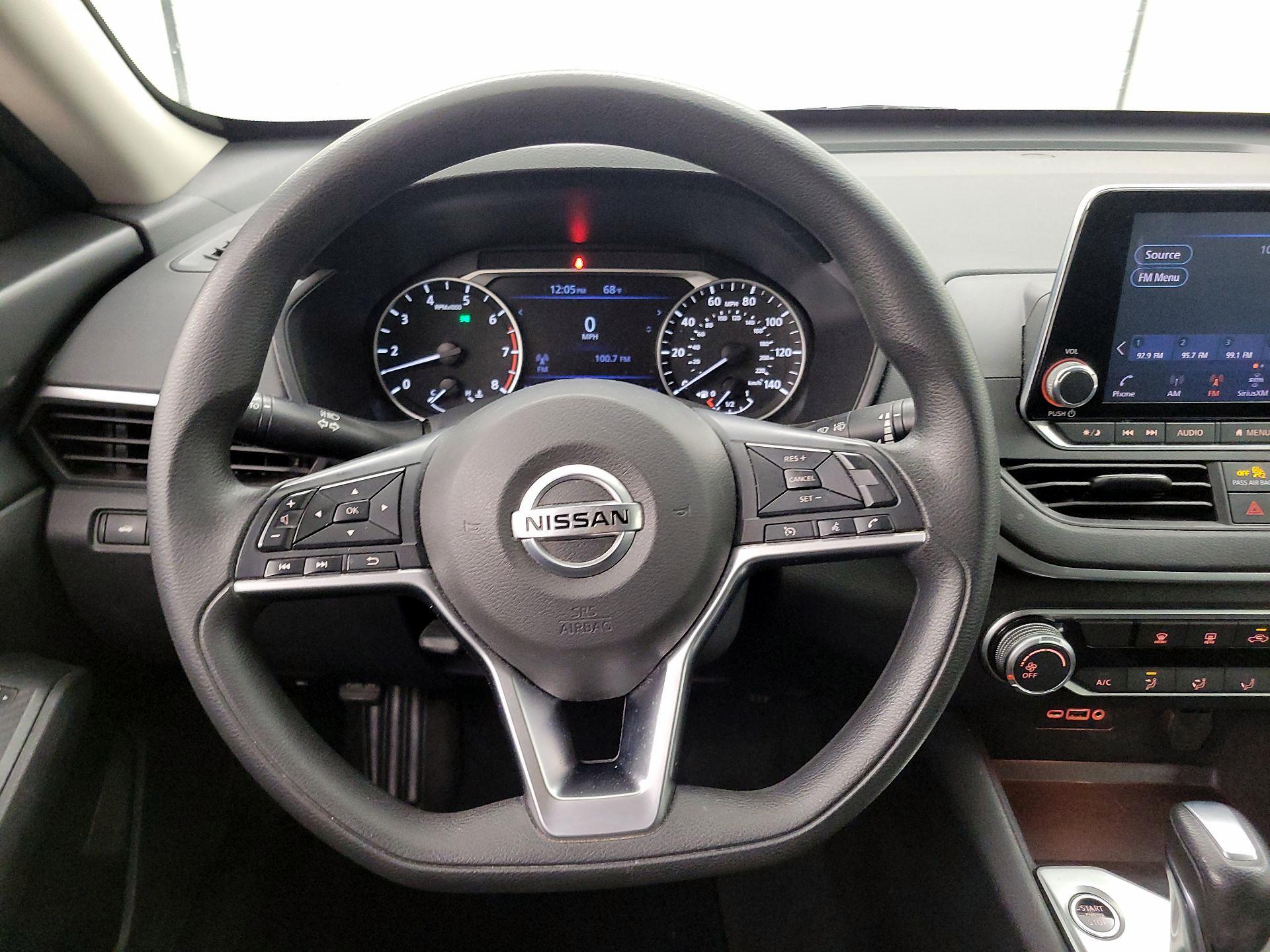 Thumbnail: 2020 Nissan Altima - 10