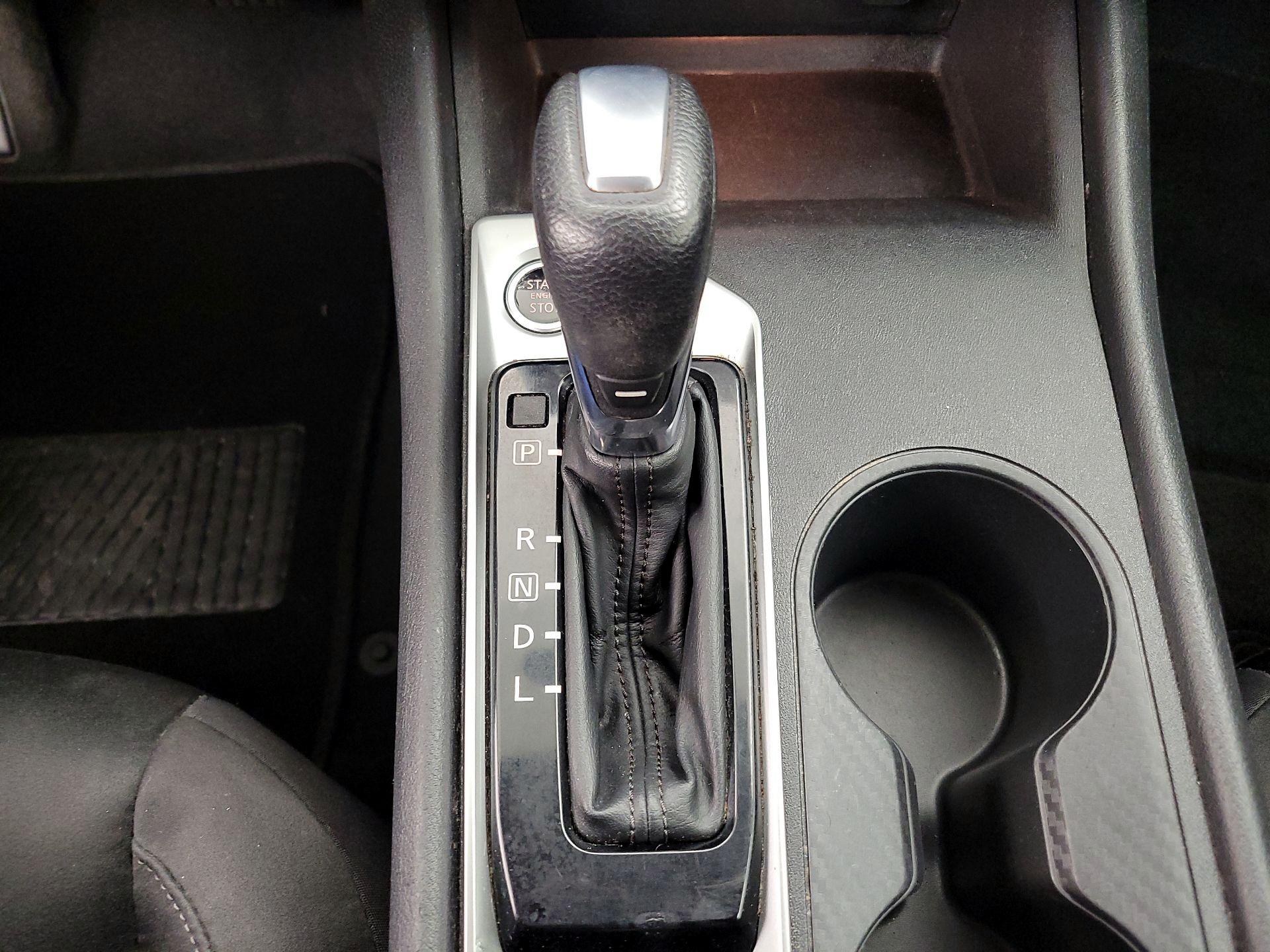 Thumbnail: 2020 Nissan Altima - 17