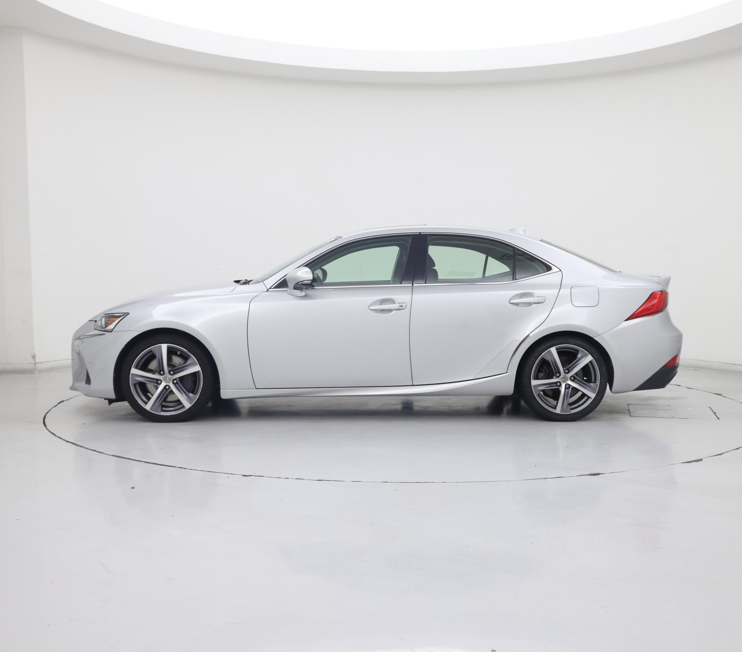 Thumbnail: 2018 Lexus IS - 3