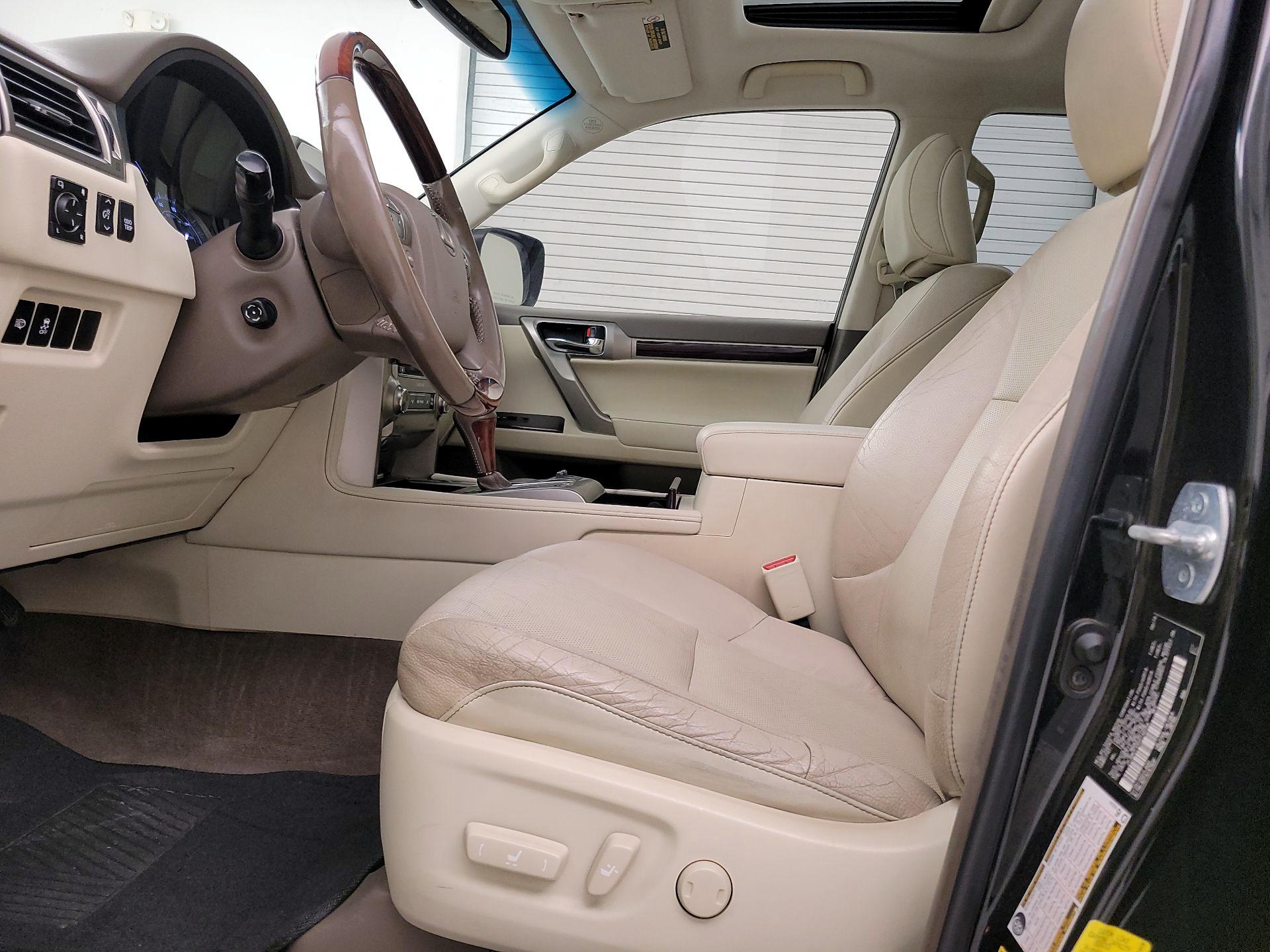 Thumbnail: 2016 Lexus GX - 11