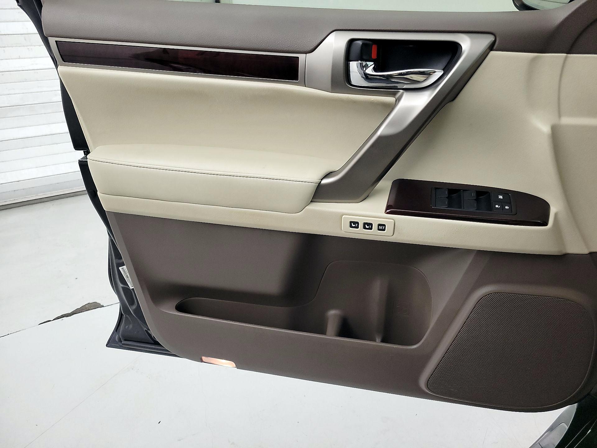 Thumbnail: 2016 Lexus GX - 12