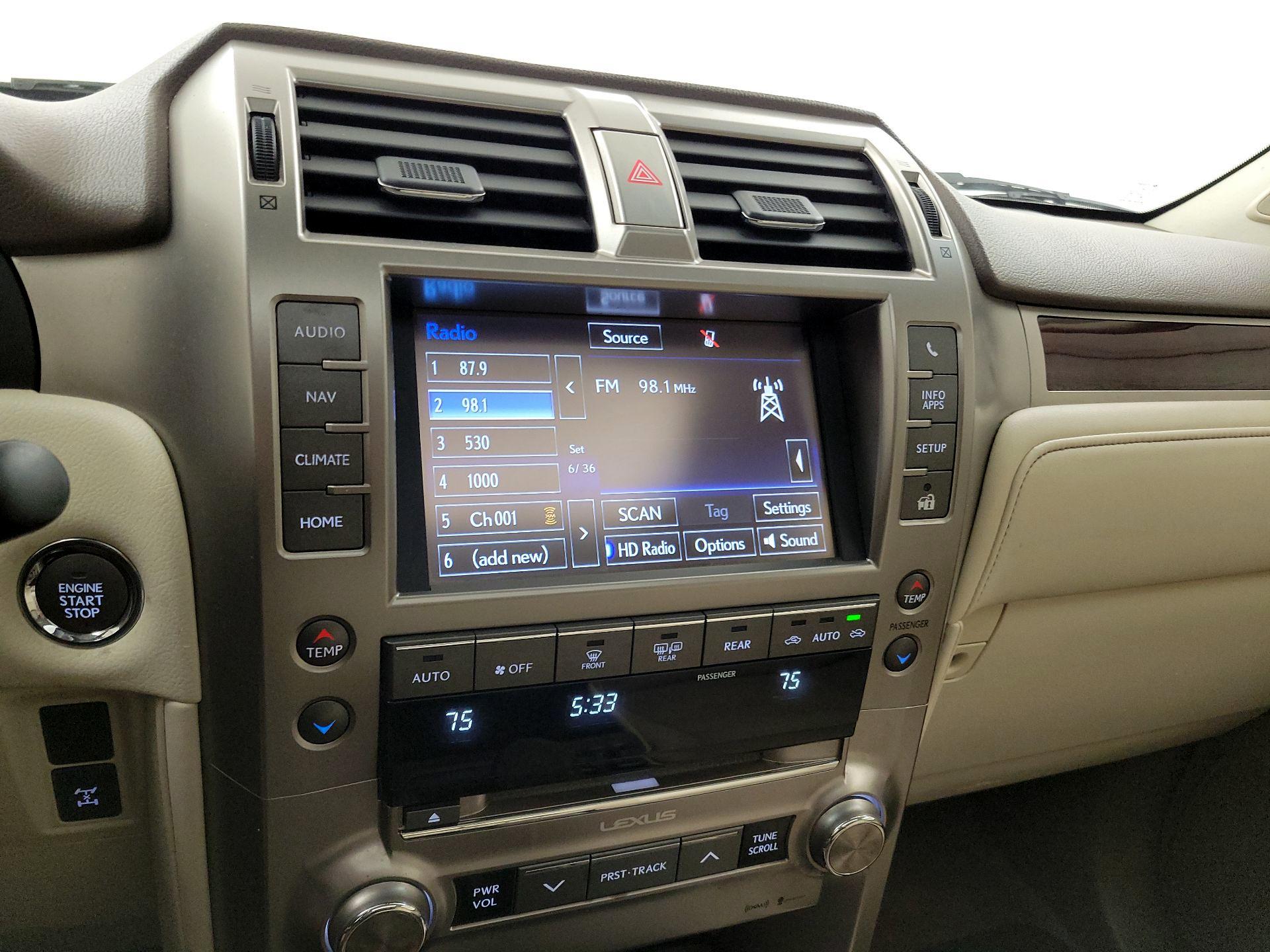 Thumbnail: 2016 Lexus GX - 16