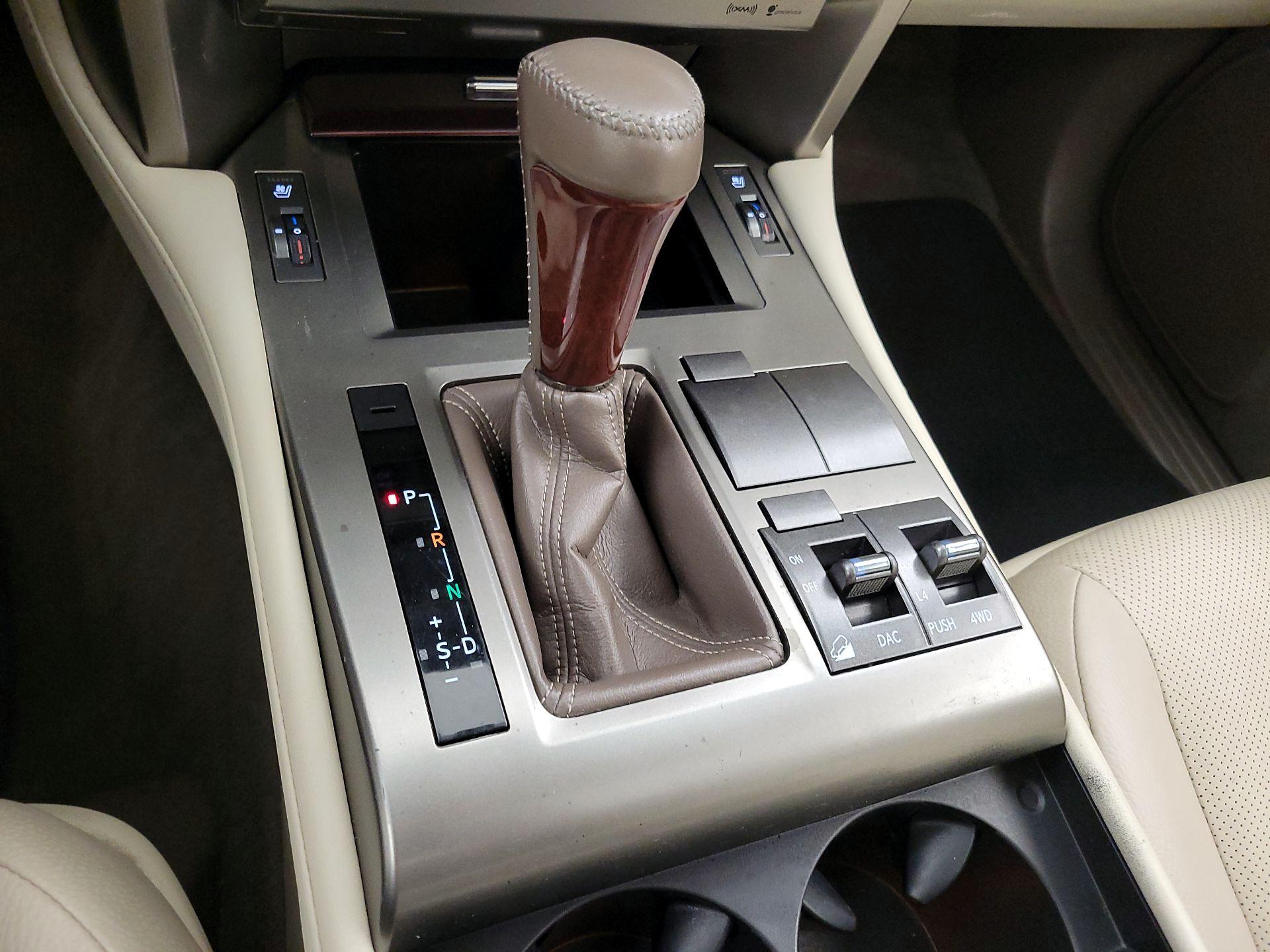 Thumbnail: 2016 Lexus GX - 18