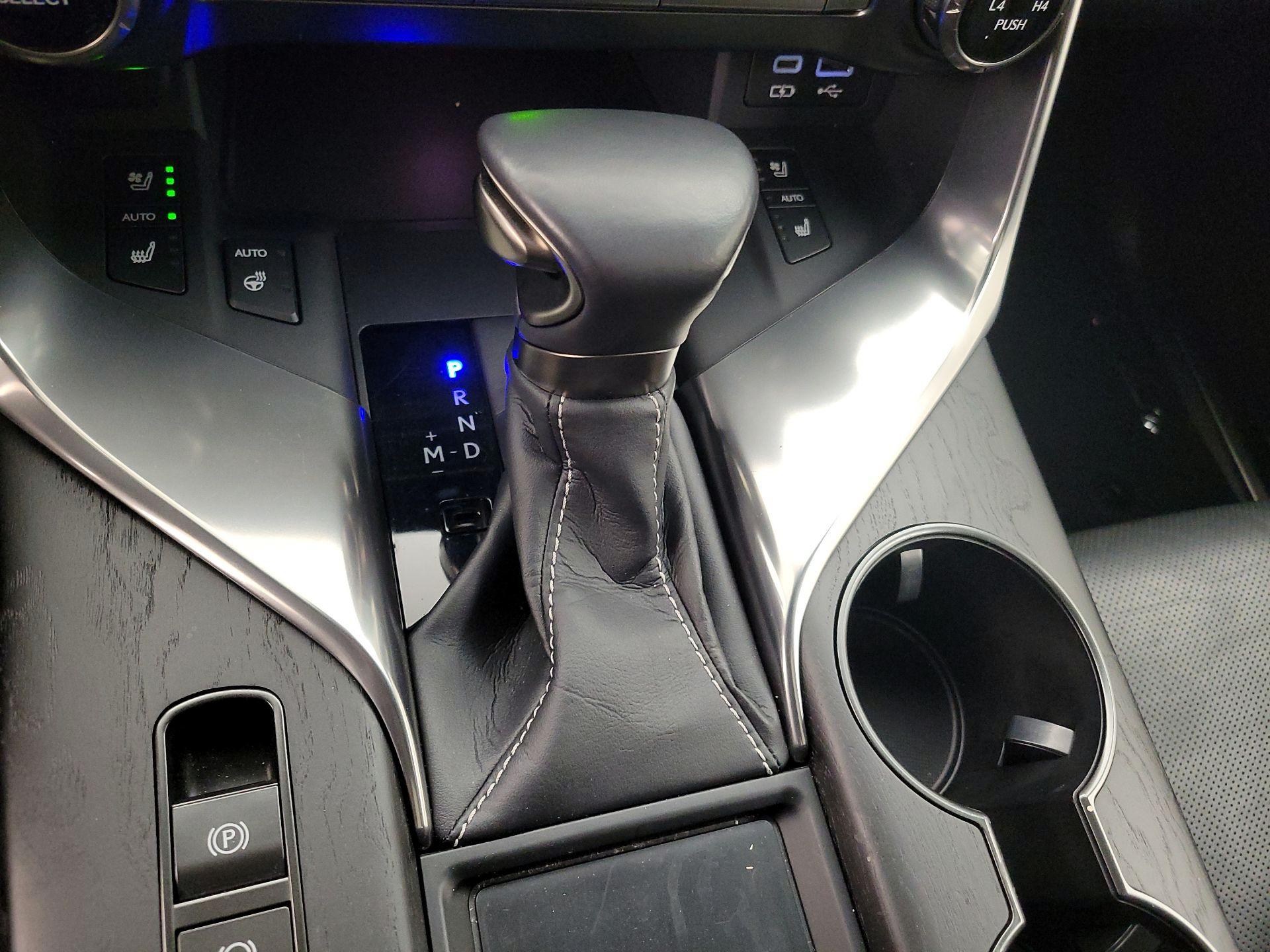 Thumbnail: 2024 Lexus LX - 18