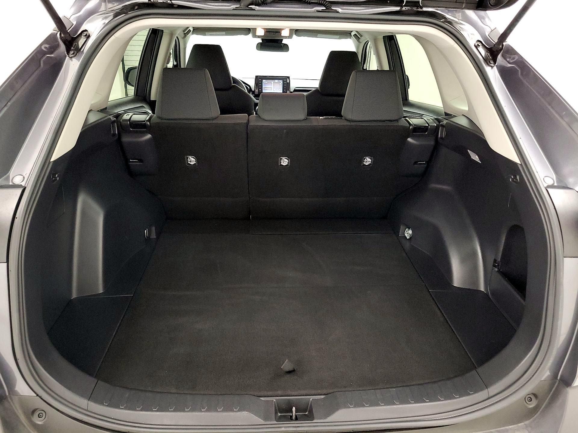 Thumbnail: 2021 Toyota RAV4 - 20