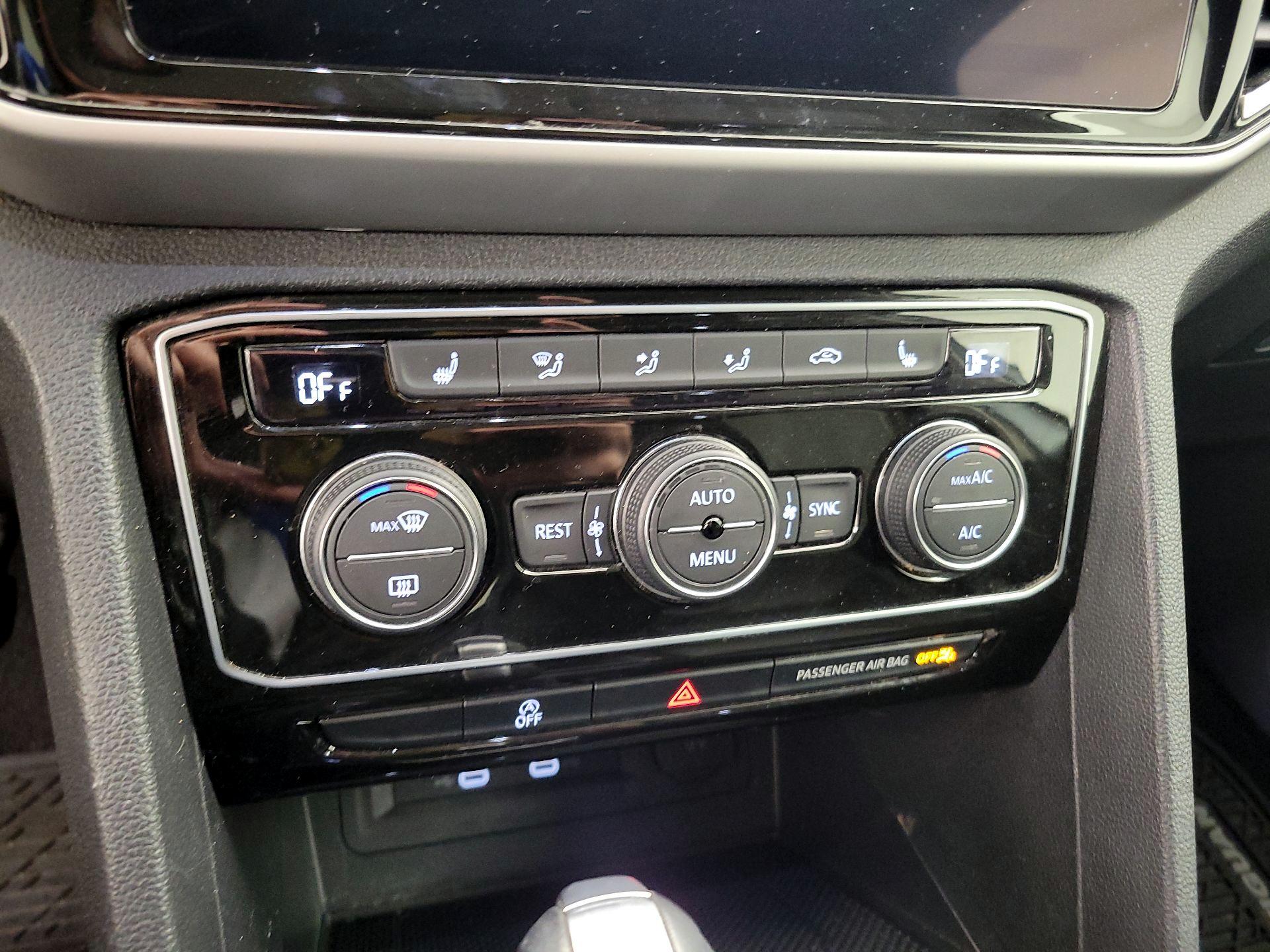 Thumbnail: 2022 Volkswagen Atlas - 16