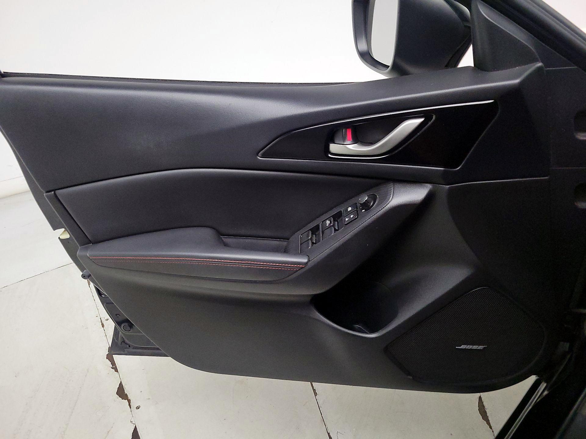 Thumbnail: 2015 Mazda Mazda3 - 12
