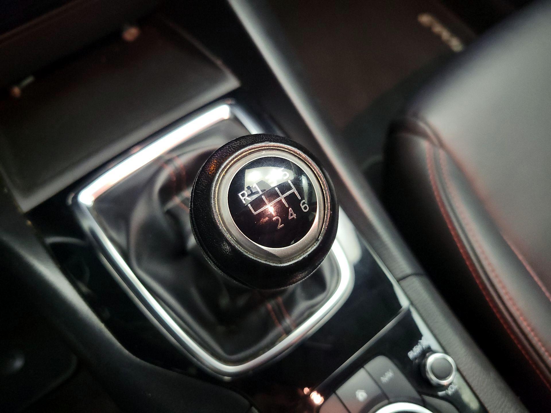 Thumbnail: 2015 Mazda Mazda3 - 18