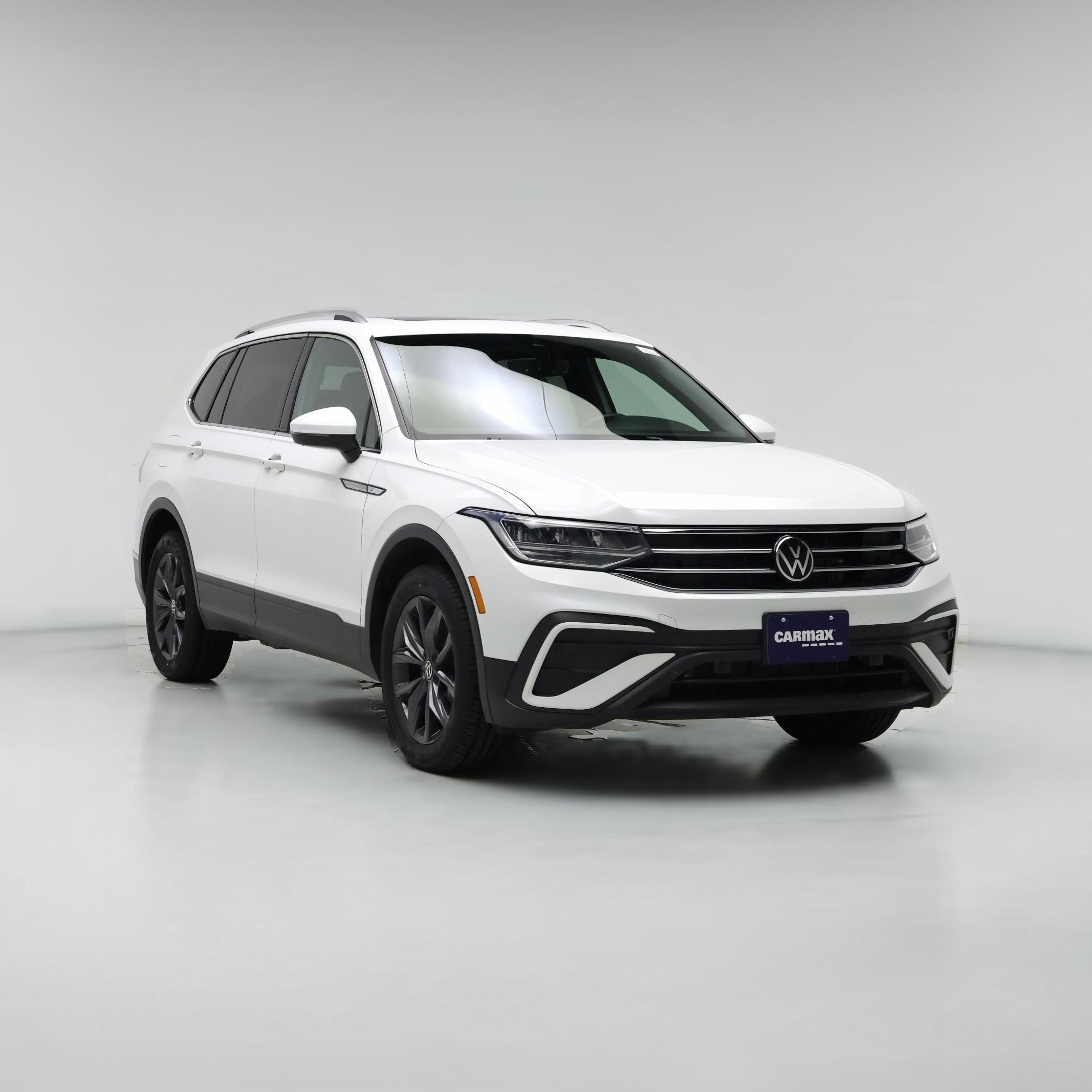 Thumbnail: 2022 Volkswagen Tiguan - 1