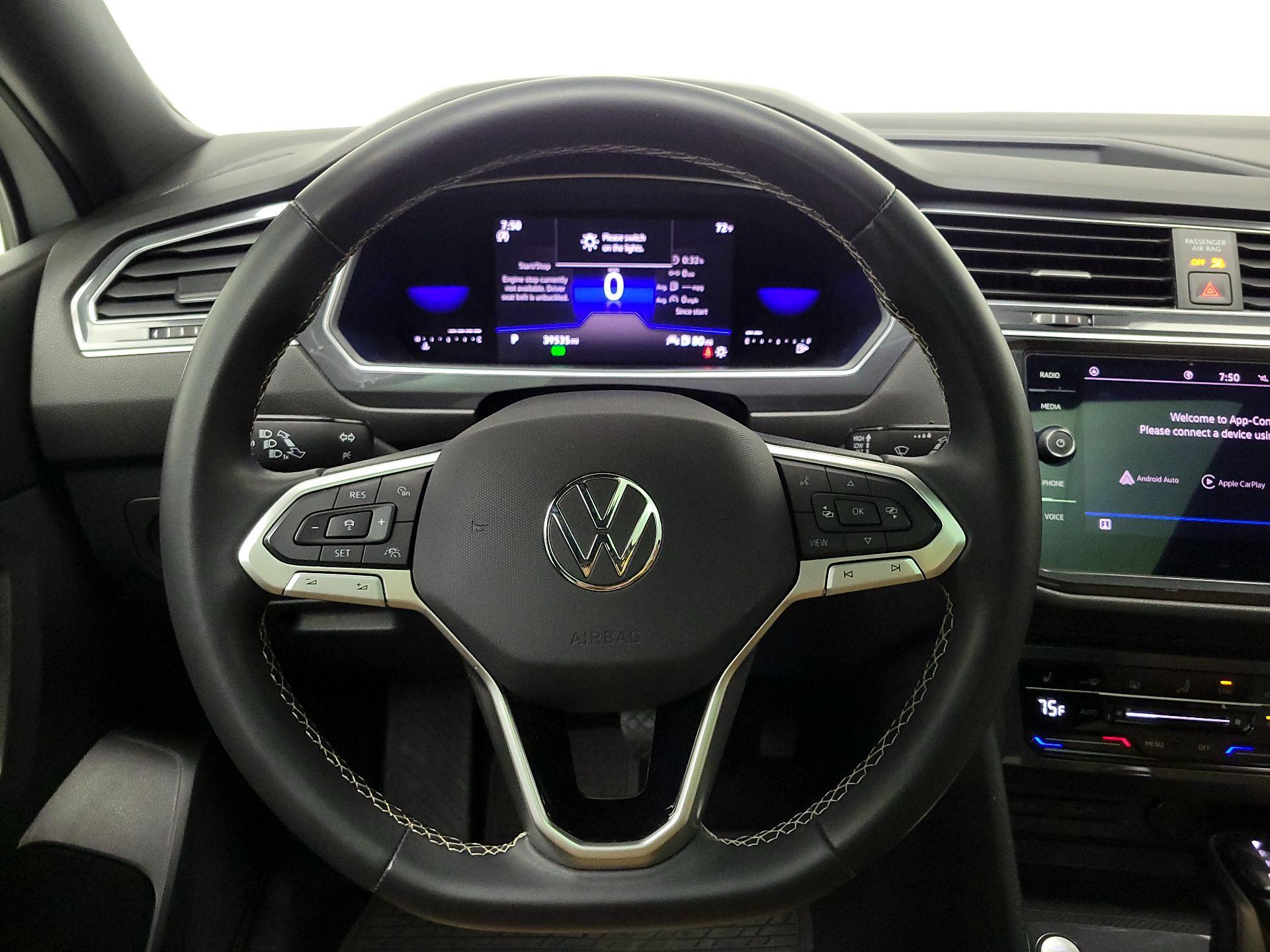 Thumbnail: 2022 Volkswagen Tiguan - 10