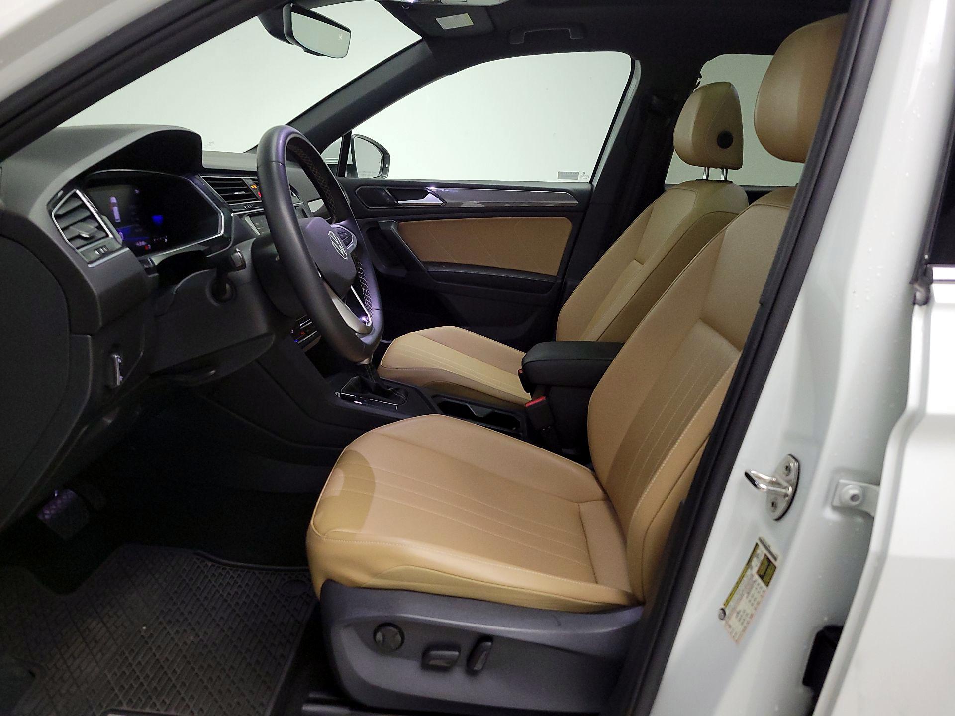 Thumbnail: 2022 Volkswagen Tiguan - 11