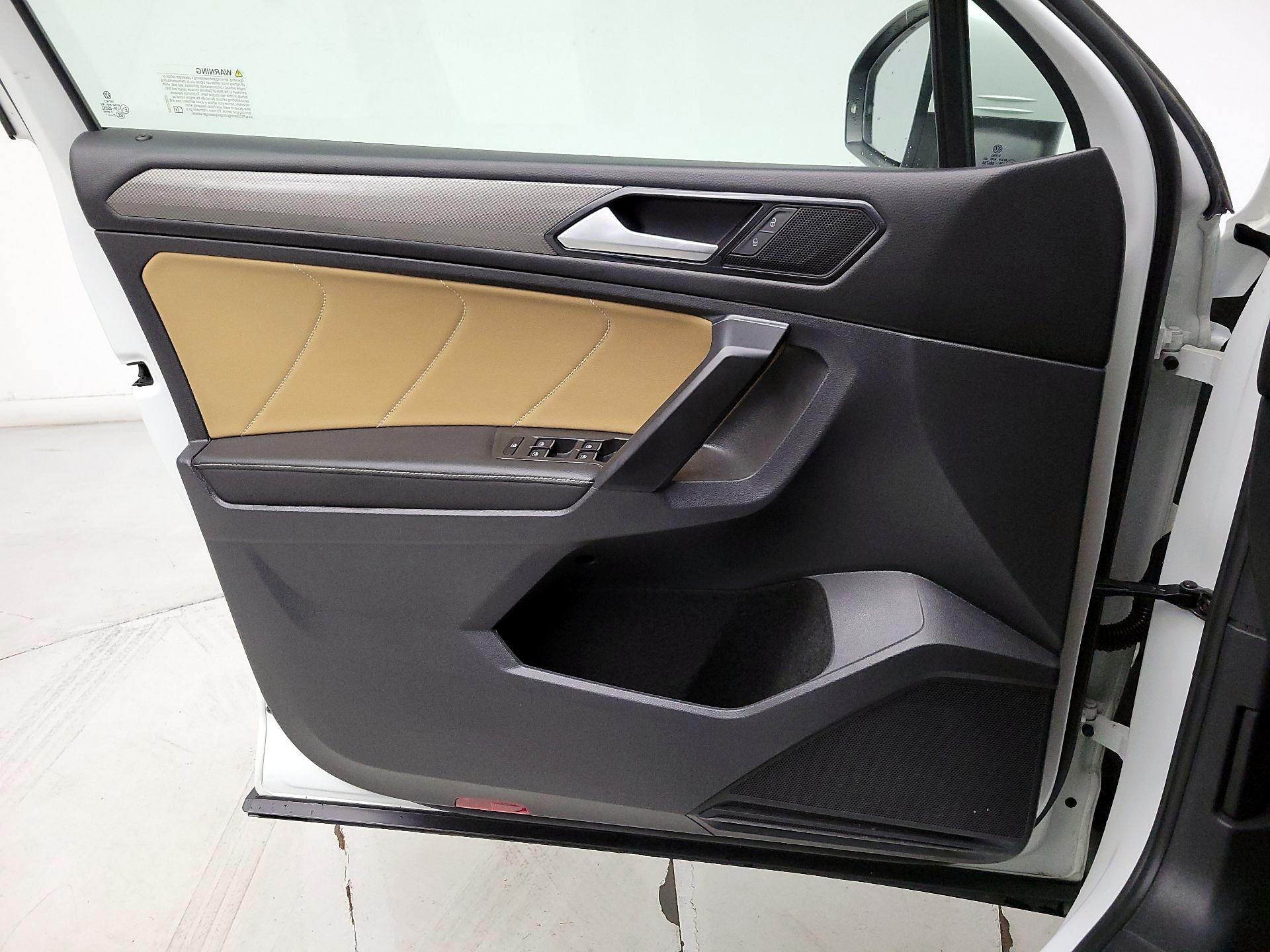 Thumbnail: 2022 Volkswagen Tiguan - 12