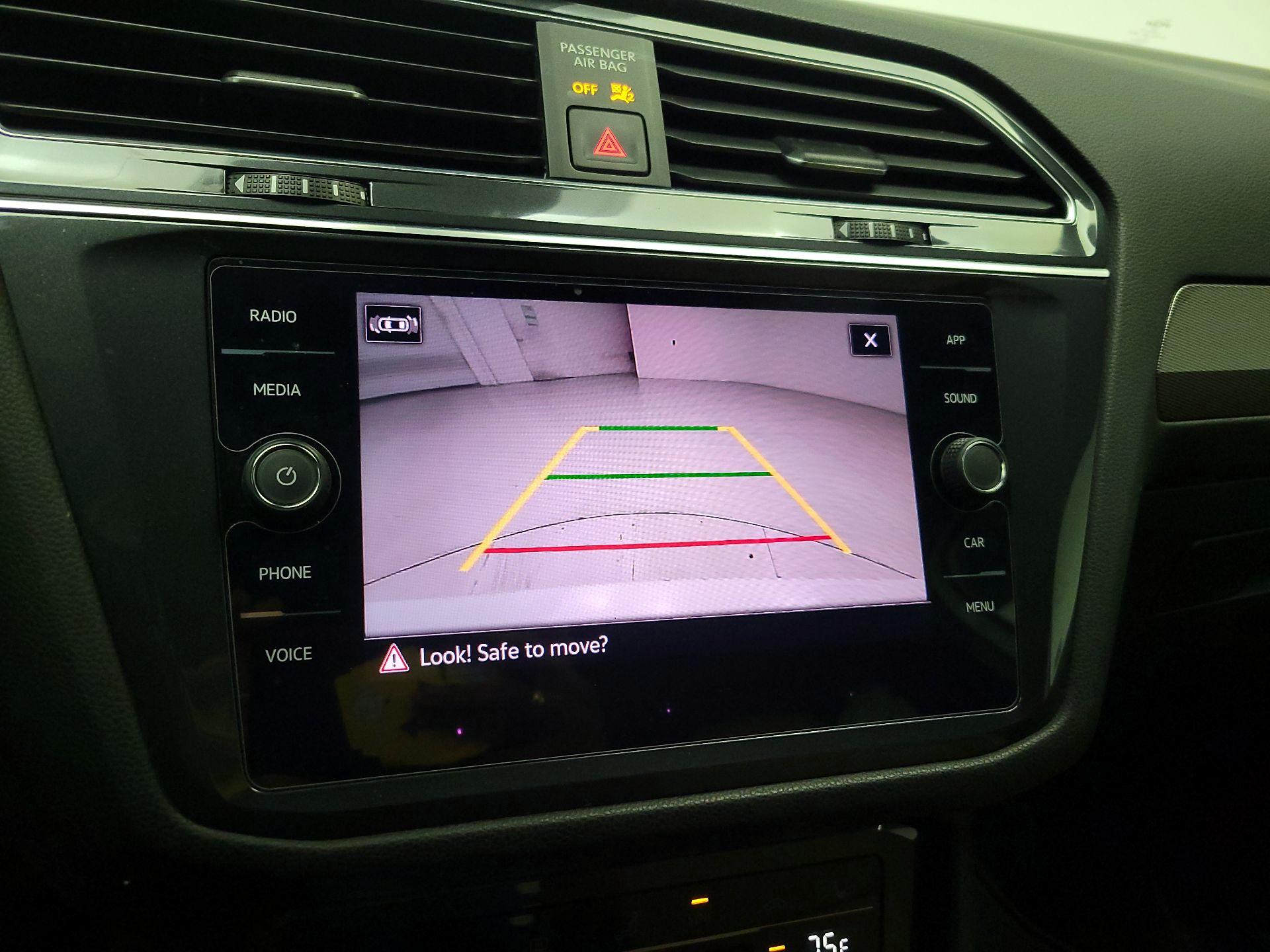 Thumbnail: 2022 Volkswagen Tiguan - 14