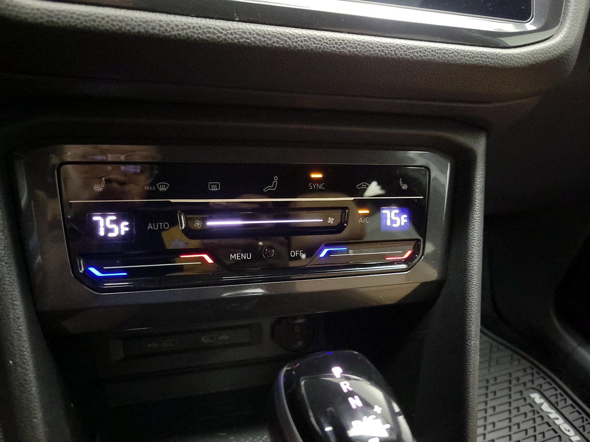 Thumbnail: 2022 Volkswagen Tiguan - 16