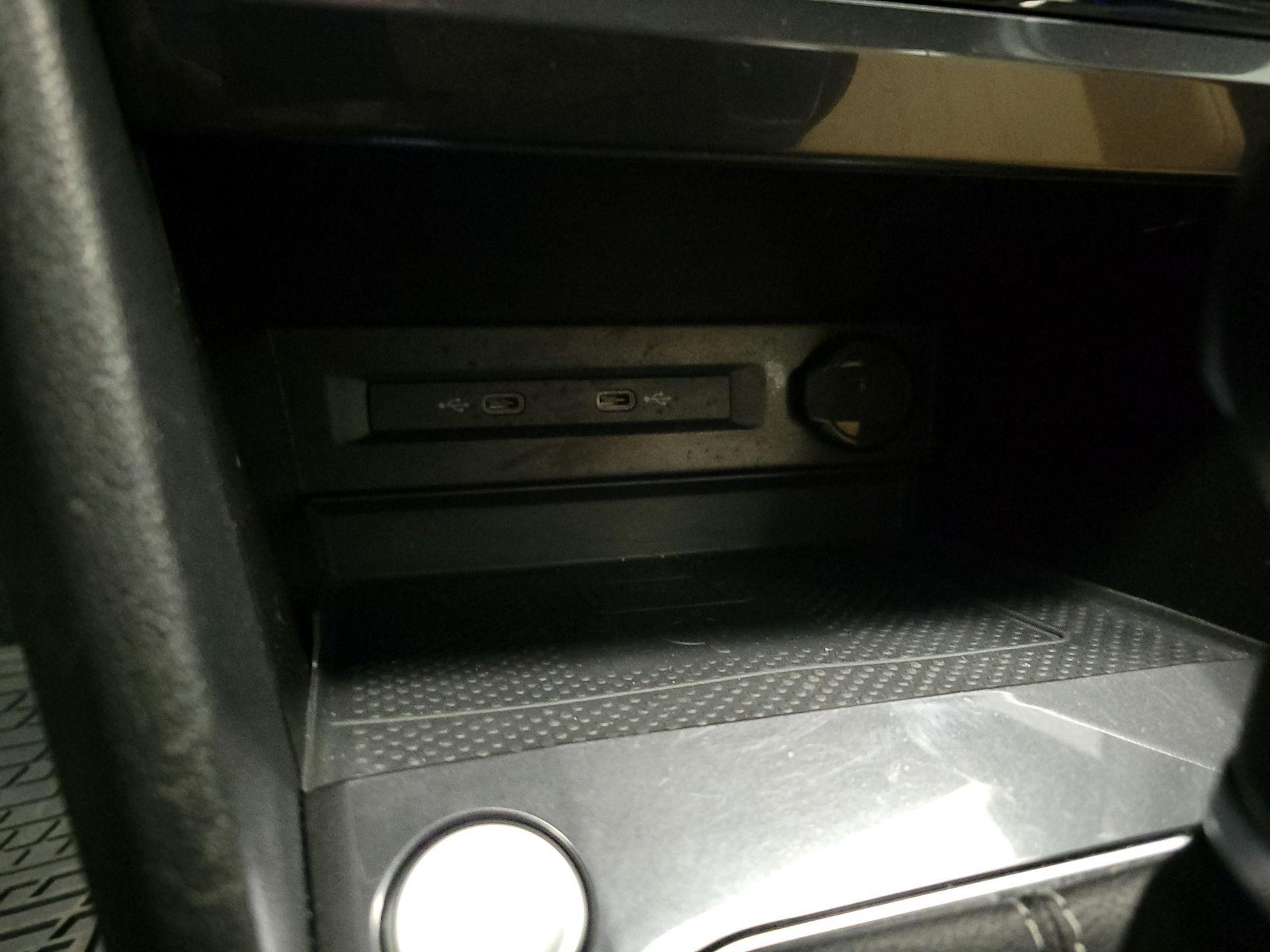 Thumbnail: 2022 Volkswagen Tiguan - 18