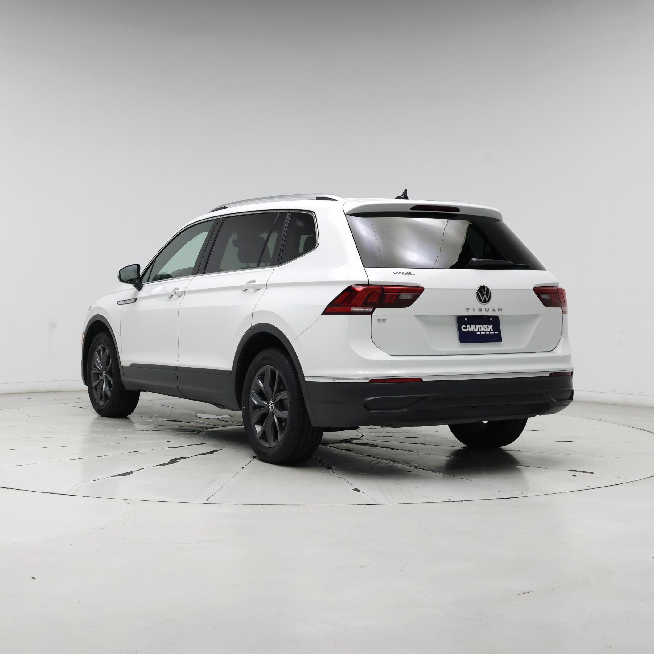 Thumbnail: 2022 Volkswagen Tiguan - 2