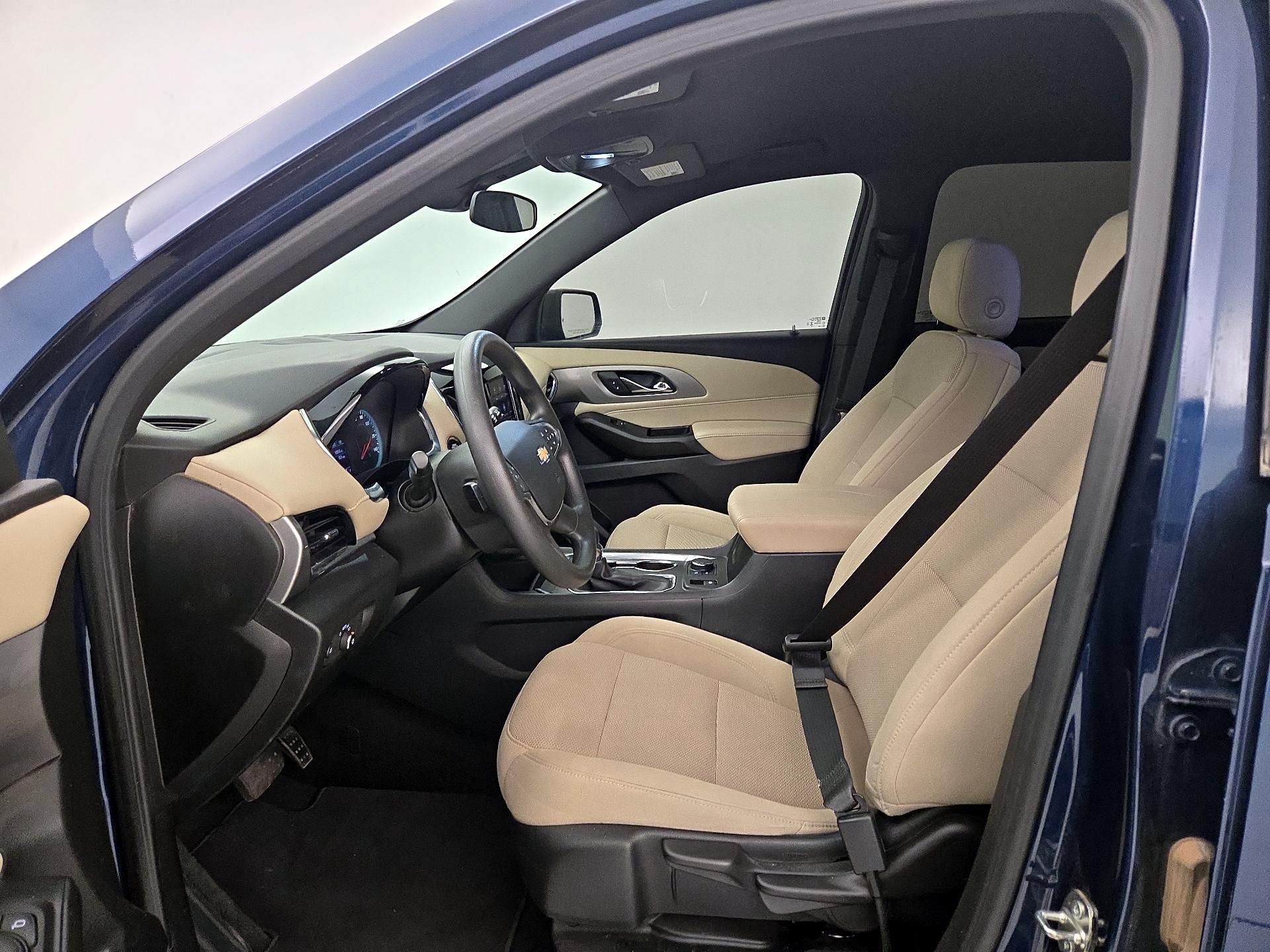 Thumbnail: 2023 Chevrolet Traverse - 11