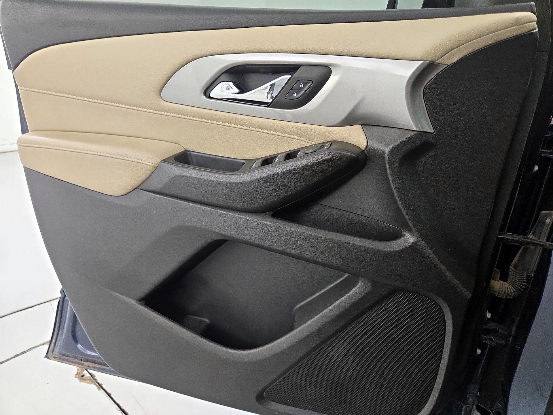 Thumbnail: 2023 Chevrolet Traverse - 12