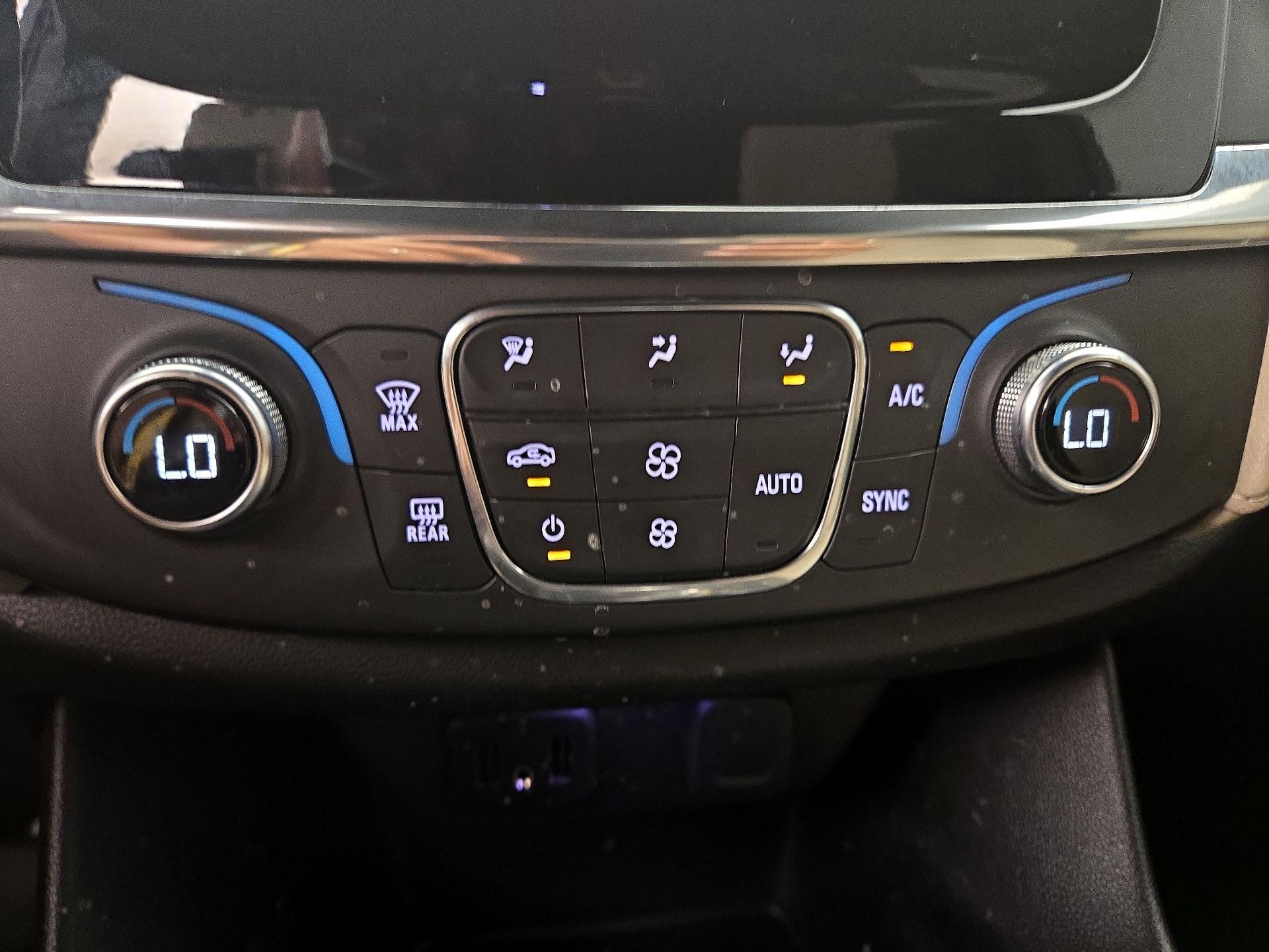 Thumbnail: 2023 Chevrolet Traverse - 16