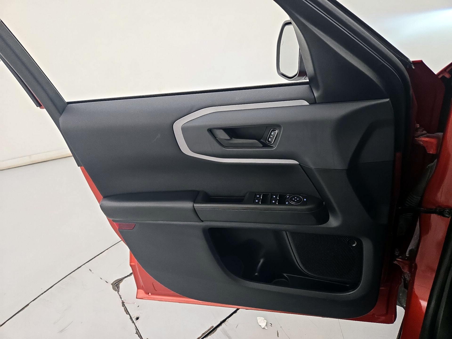 Thumbnail: 2022 Ford Bronco Sport - 12