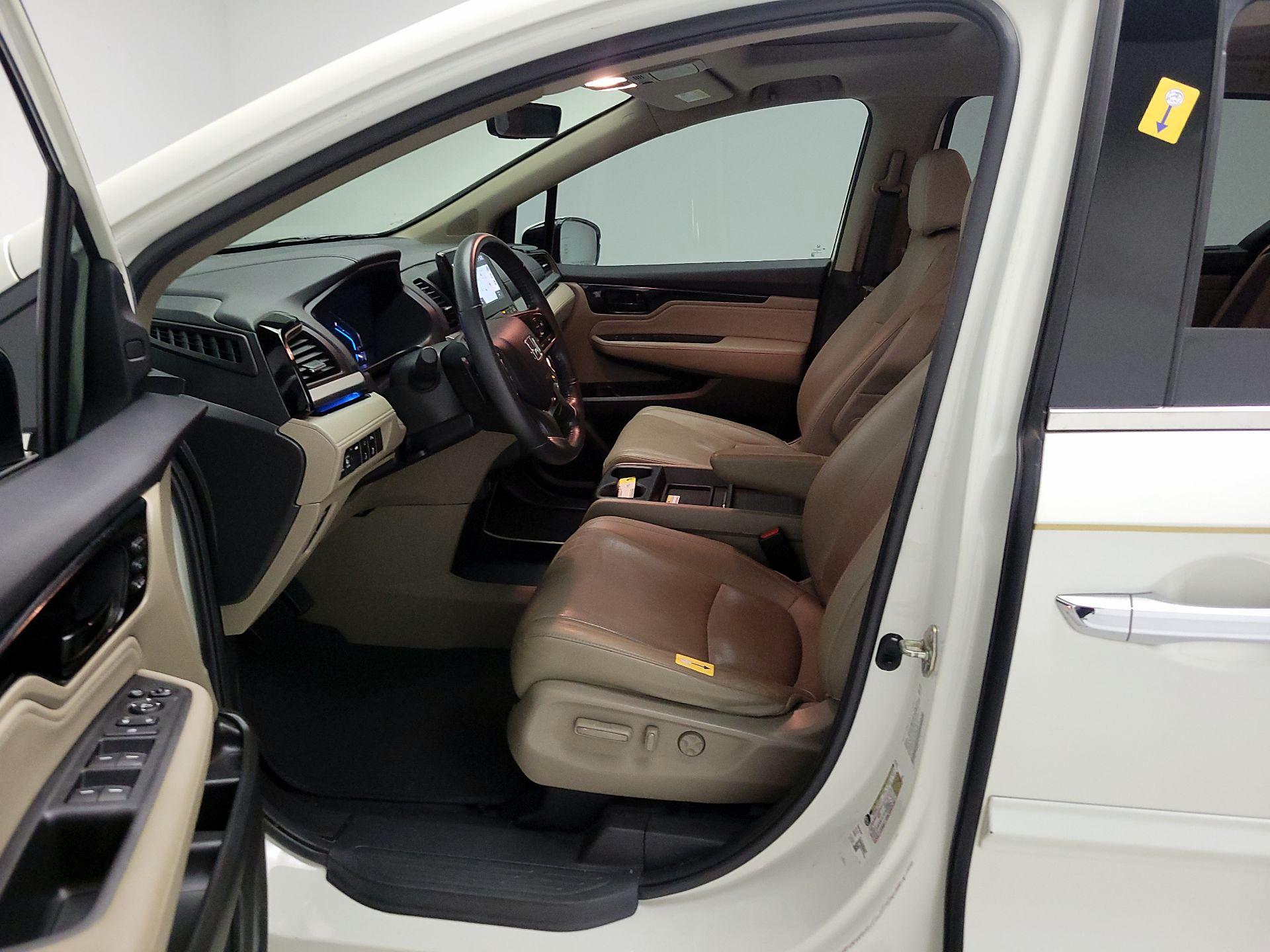 Thumbnail: 2019 Honda Odyssey - 11