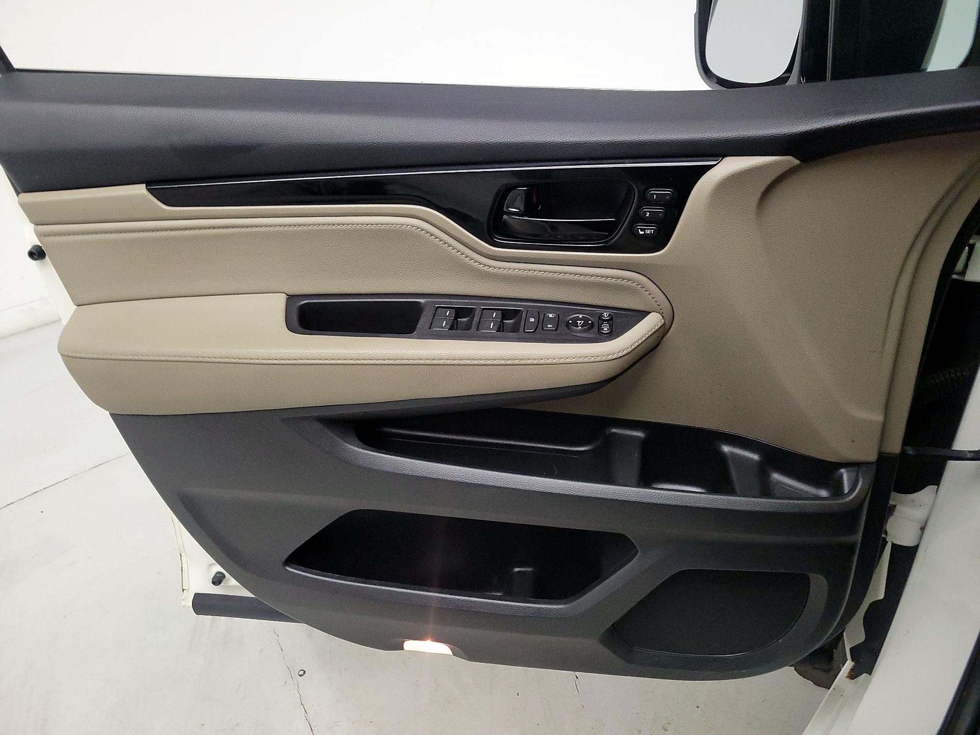 Thumbnail: 2019 Honda Odyssey - 12