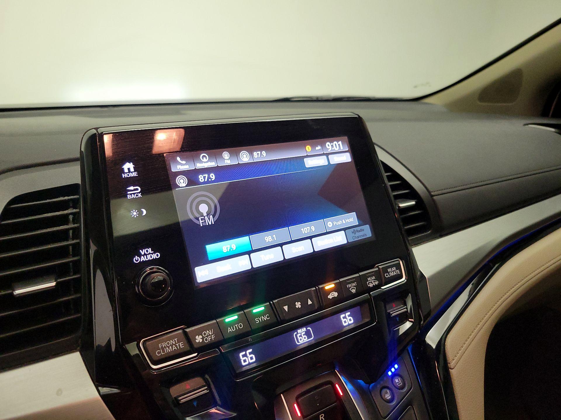 Thumbnail: 2019 Honda Odyssey - 16