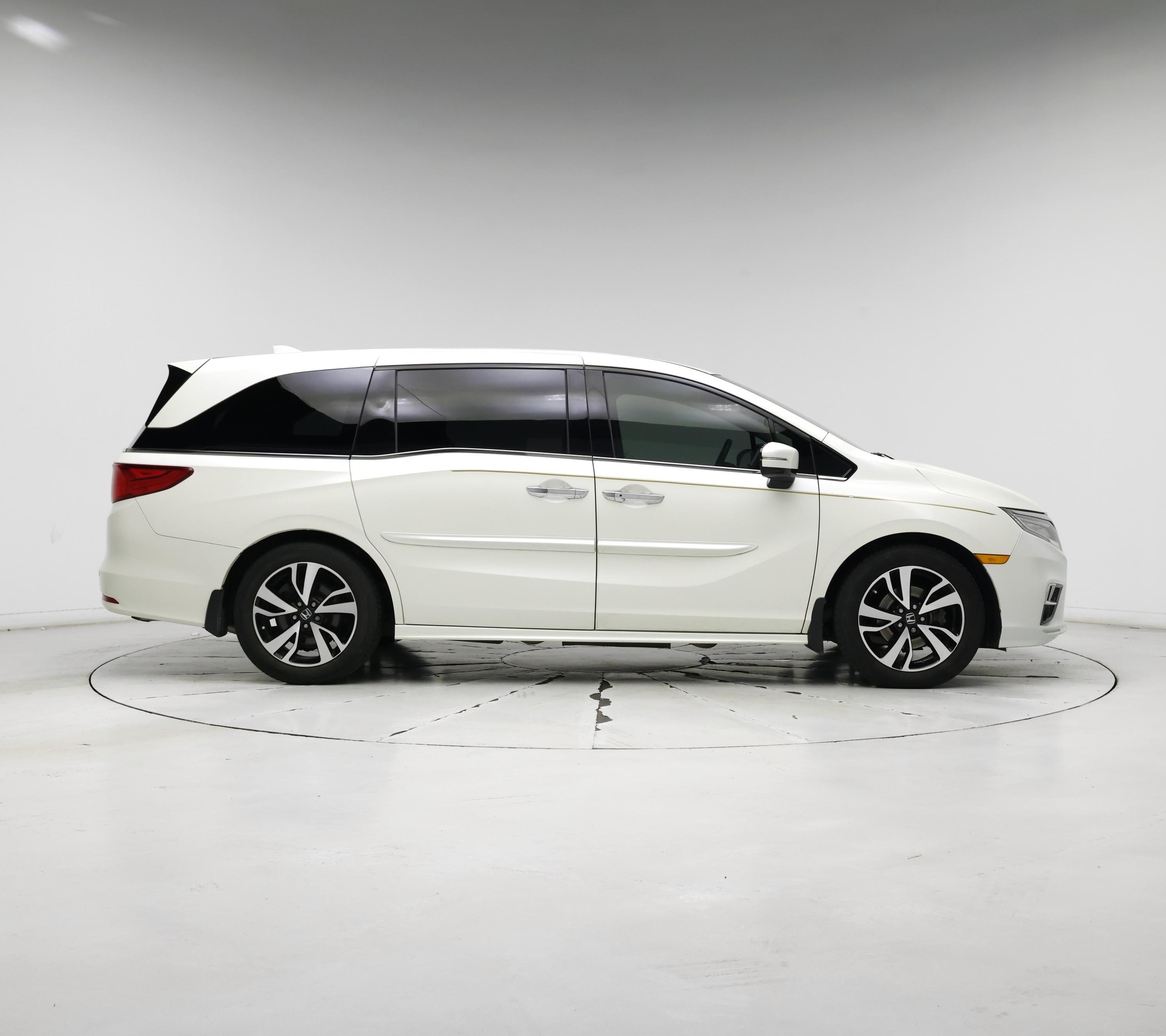 Thumbnail: 2019 Honda Odyssey - 7