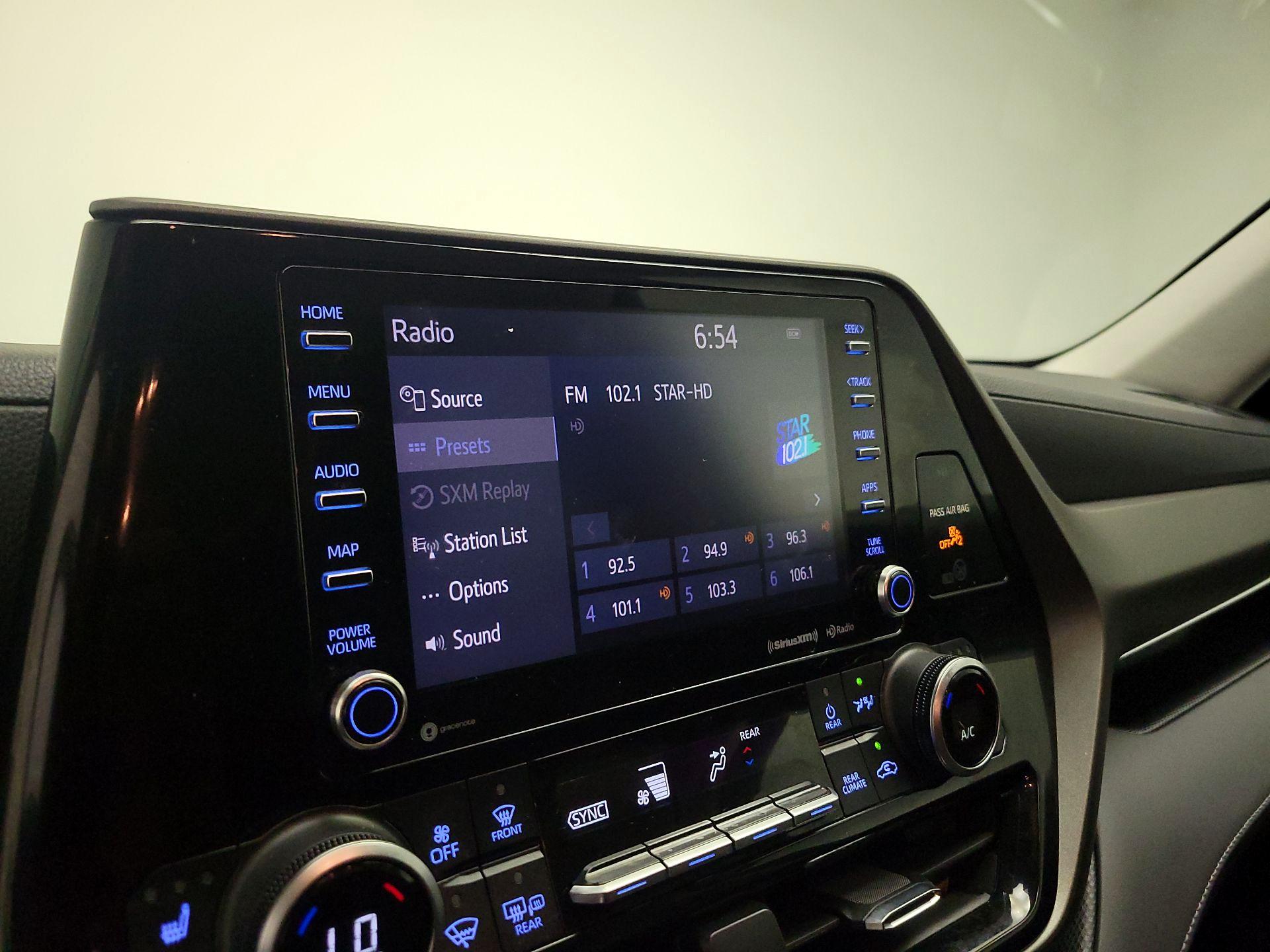 Thumbnail: 2021 Toyota Highlander - 15