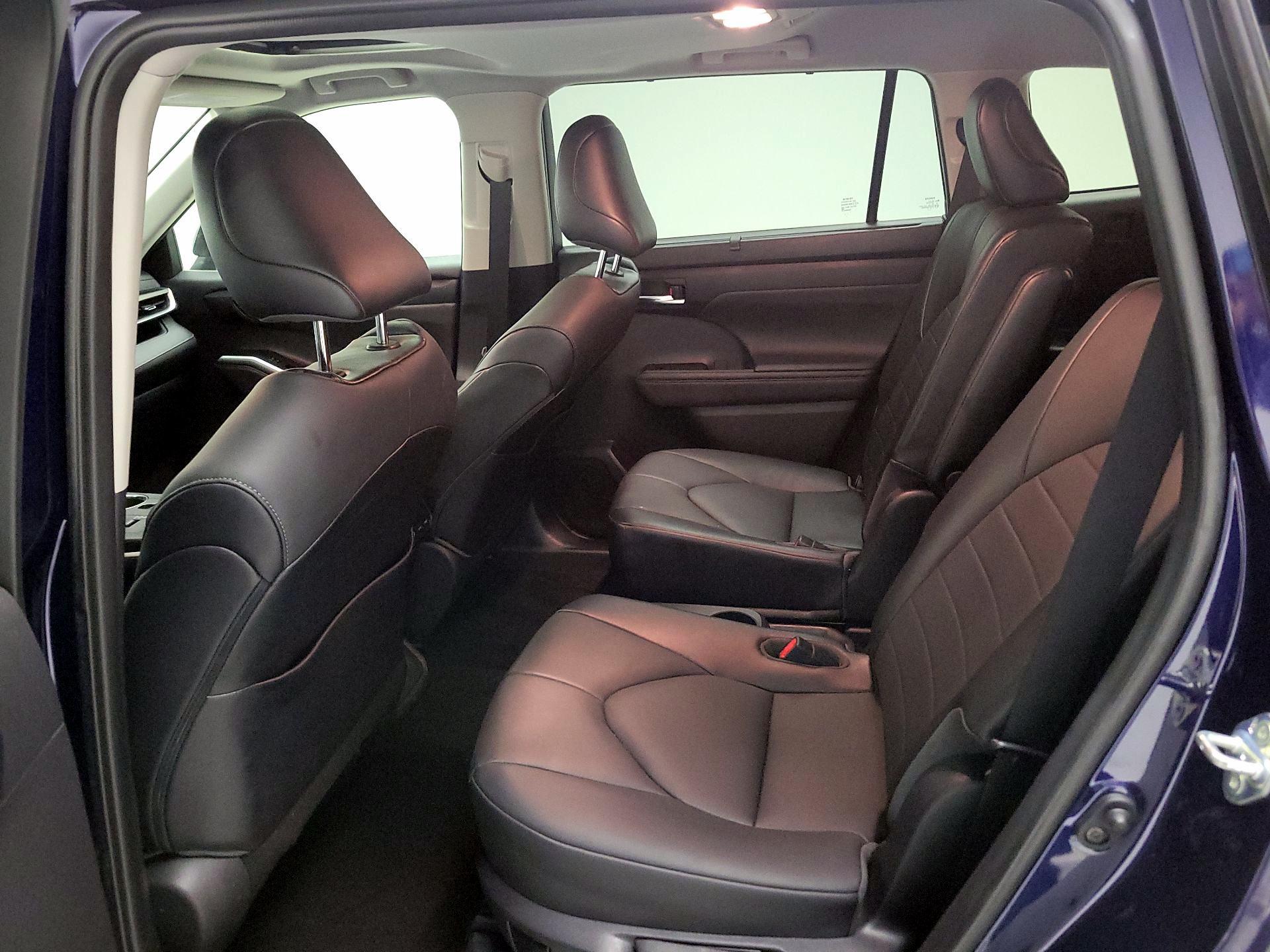 Thumbnail: 2021 Toyota Highlander - 20