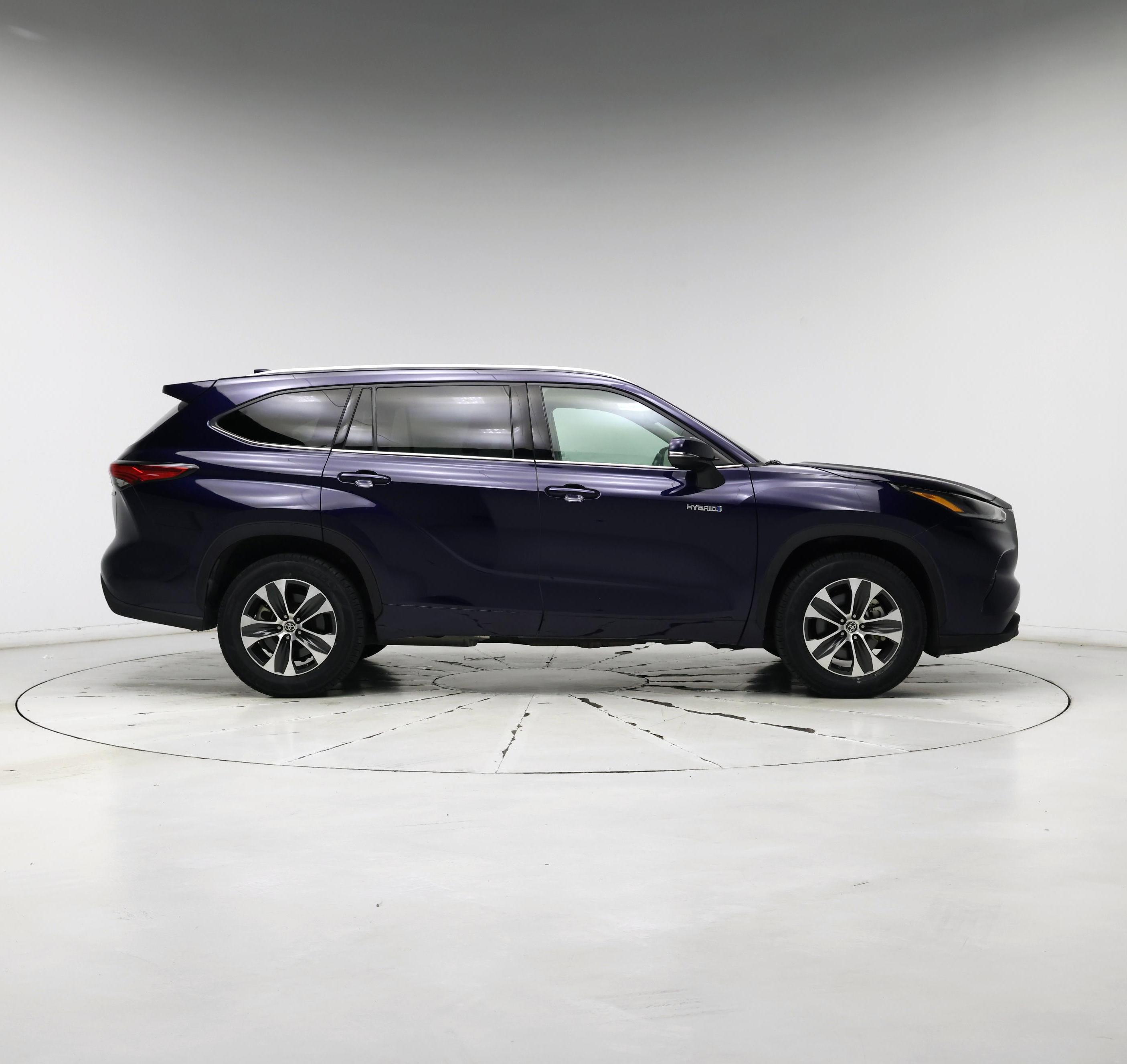 Thumbnail: 2021 Toyota Highlander - 7