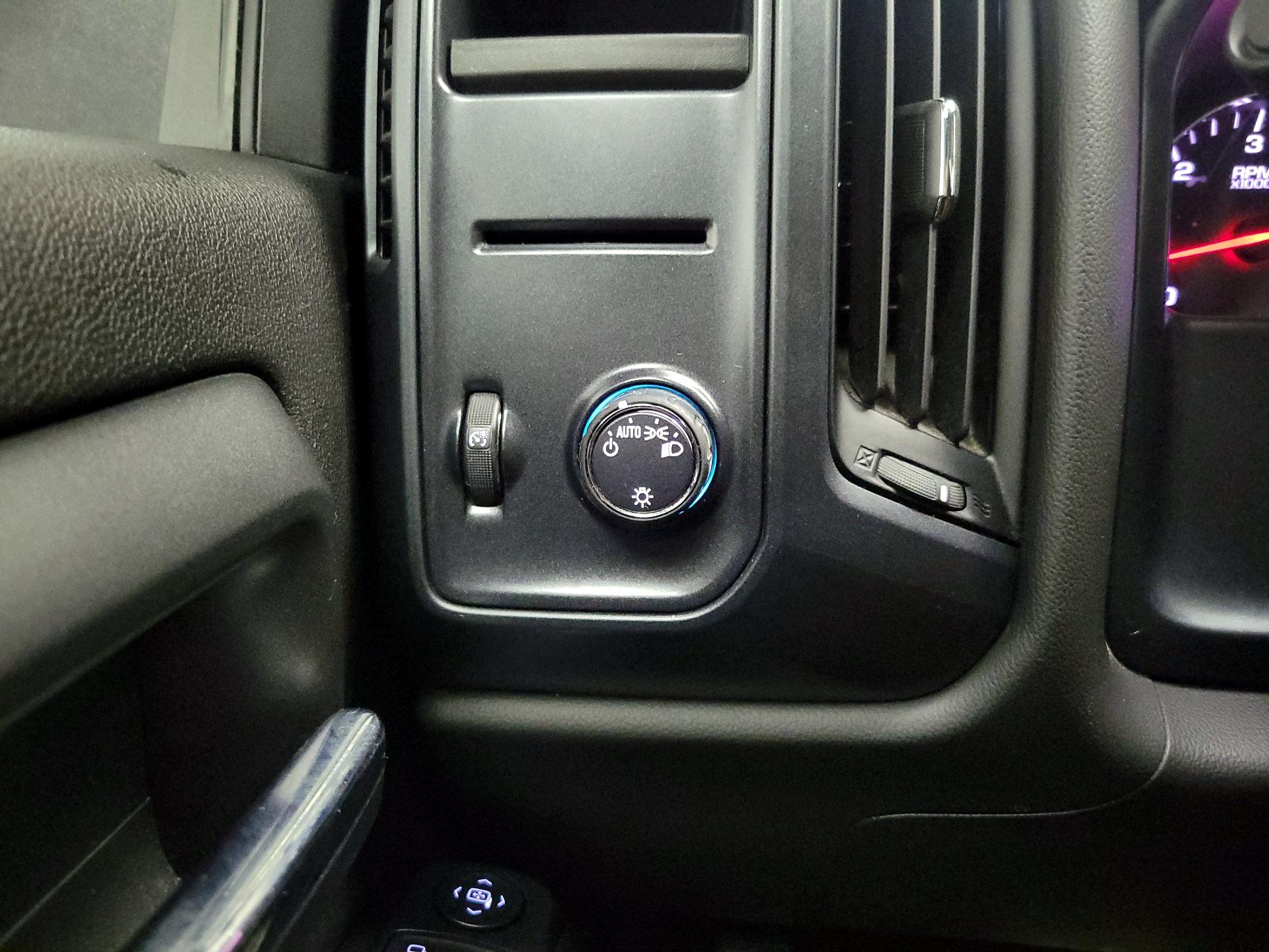 Thumbnail: 2017 Chevrolet Silverado 1500 - 13