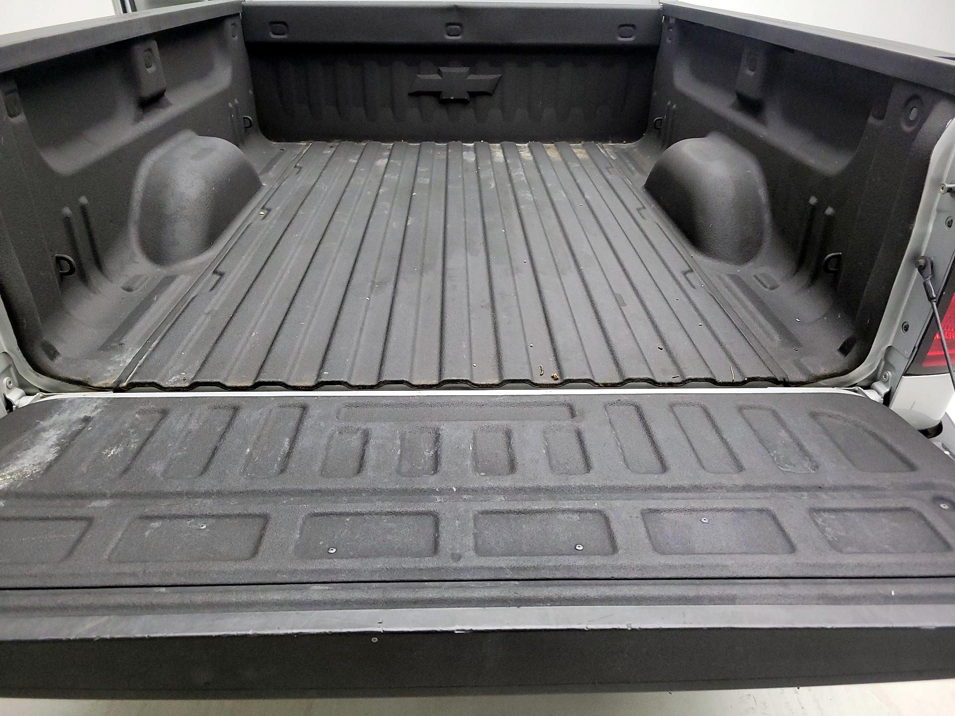 Thumbnail: 2017 Chevrolet Silverado 1500 - 19