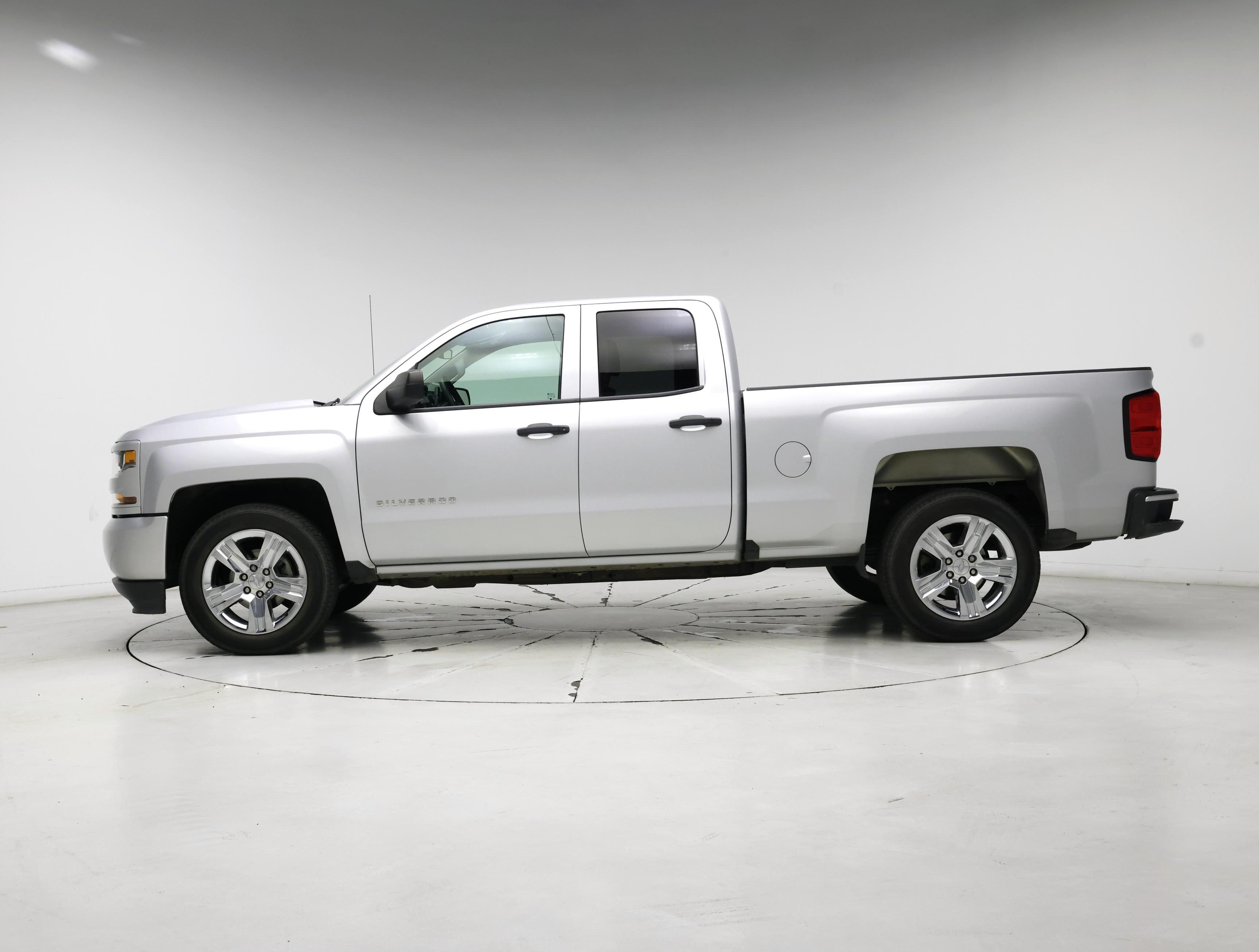Thumbnail: 2017 Chevrolet Silverado 1500 - 3