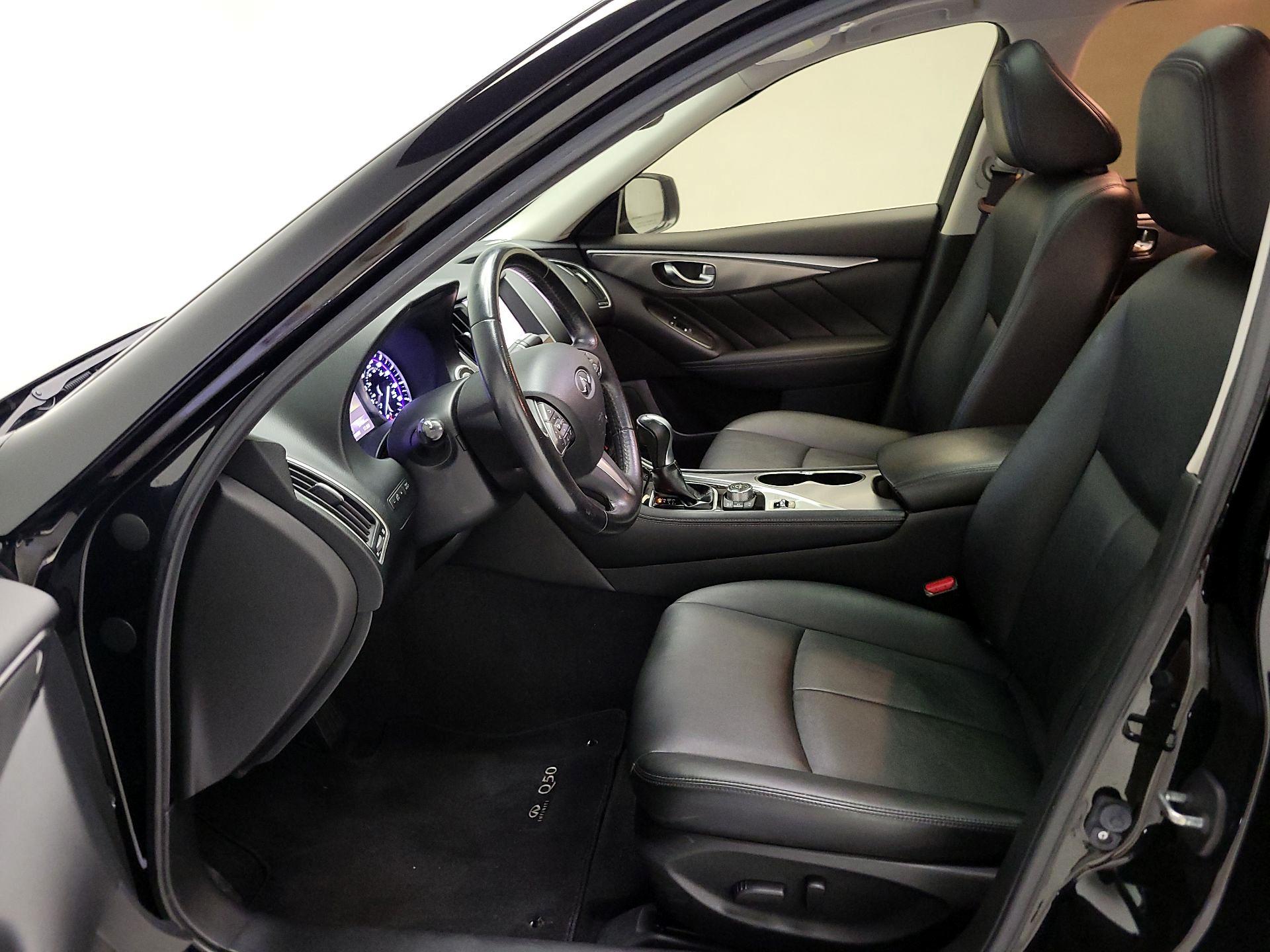 Thumbnail: 2015 INFINITI Q50 - 11
