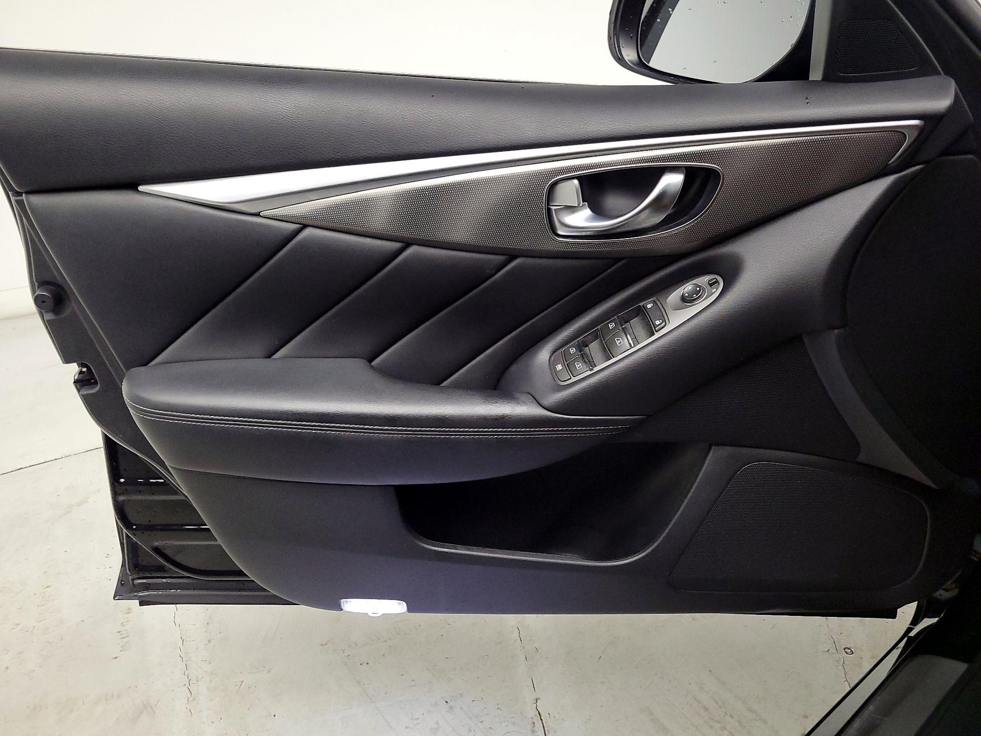Thumbnail: 2015 INFINITI Q50 - 12