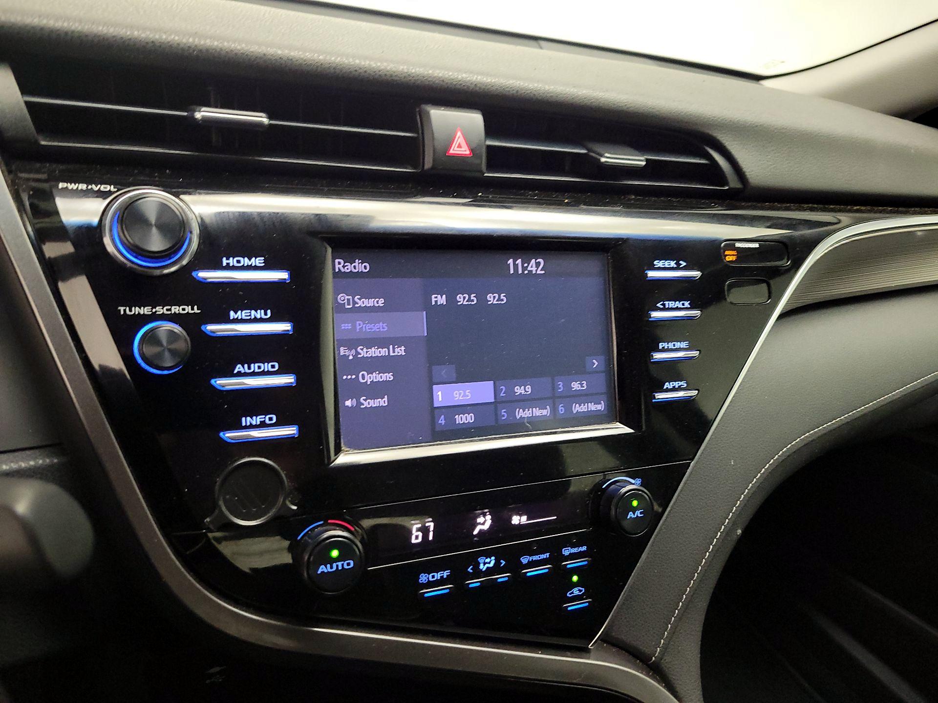Thumbnail: 2018 Toyota Camry - 15