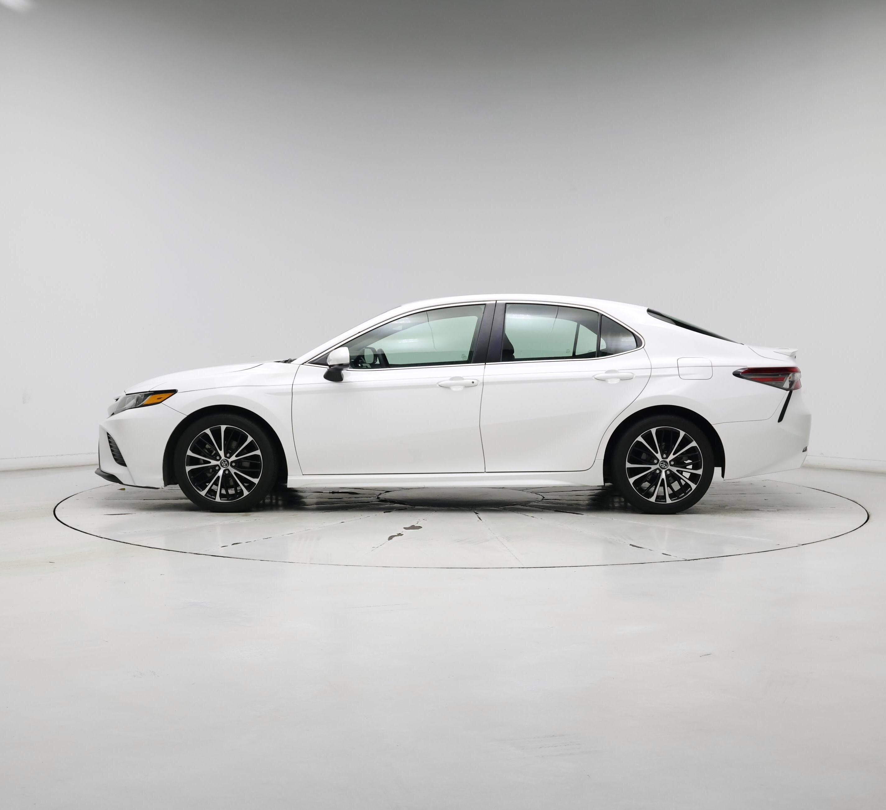 Thumbnail: 2018 Toyota Camry - 3