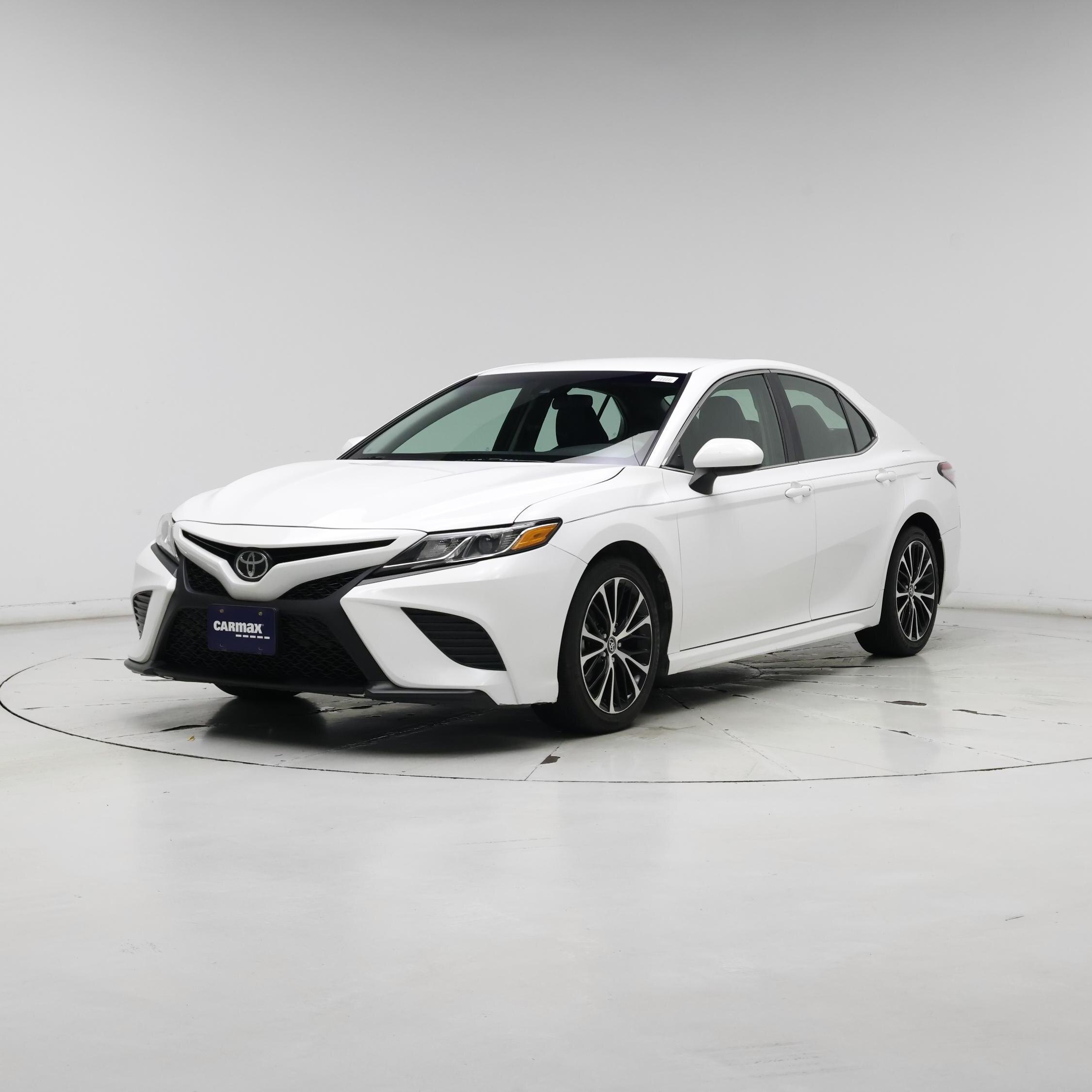 Thumbnail: 2018 Toyota Camry - 4