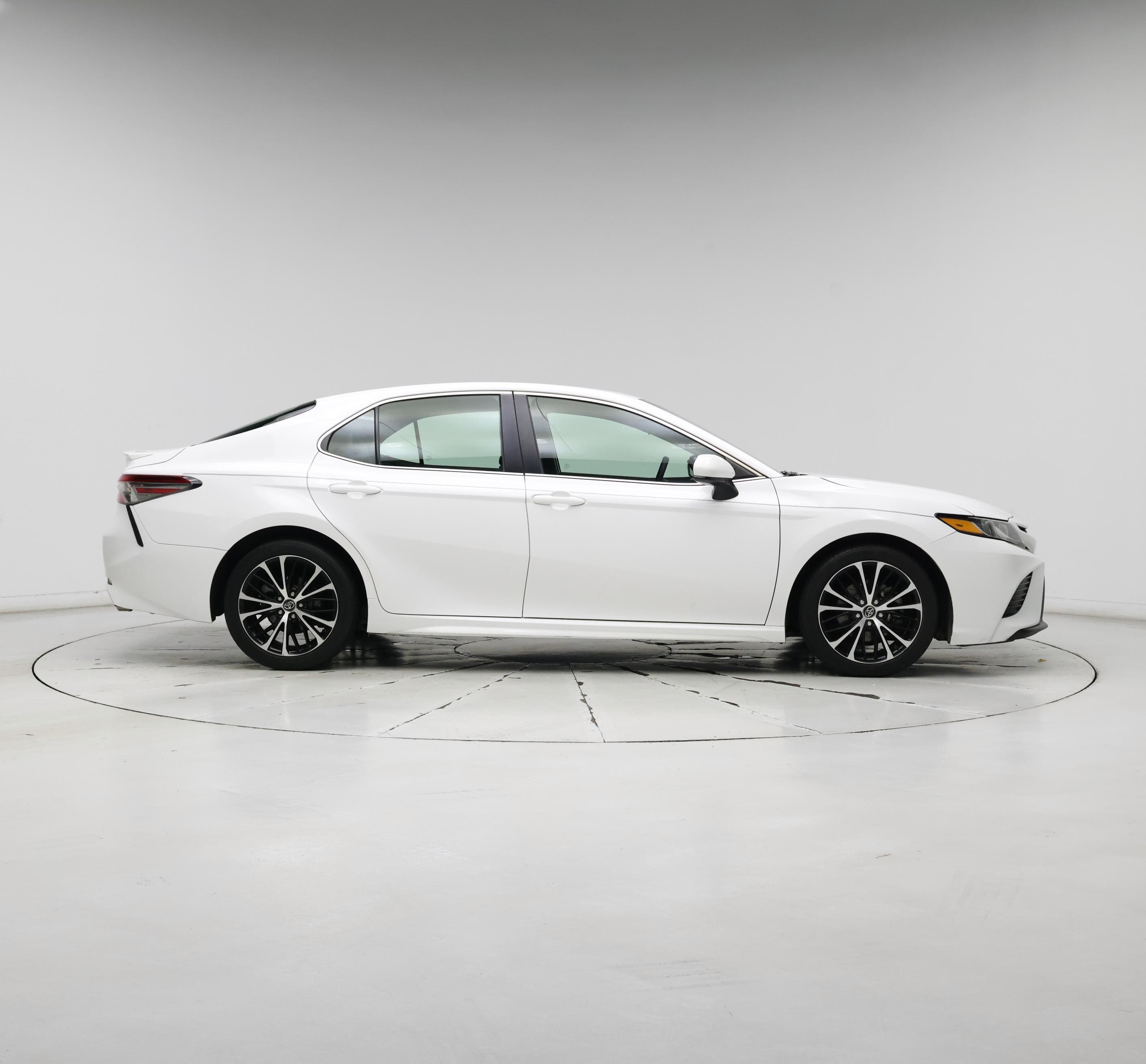 Thumbnail: 2018 Toyota Camry - 7