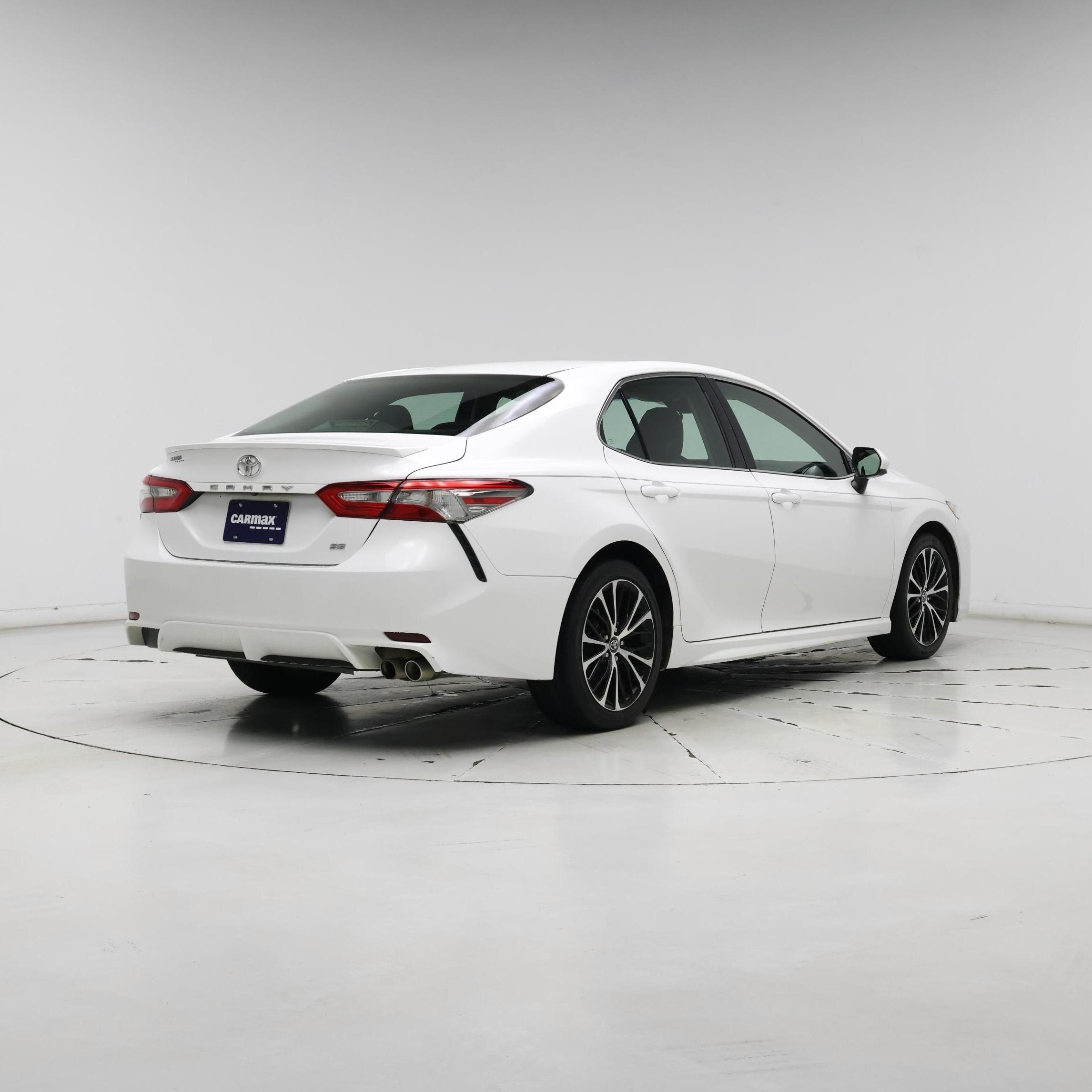 Thumbnail: 2018 Toyota Camry - 8