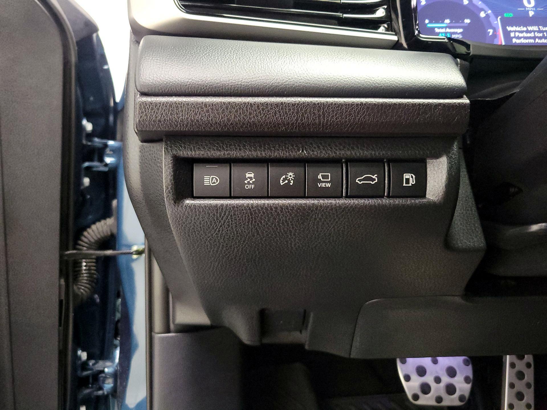 Thumbnail: 2025 Toyota Camry - 13