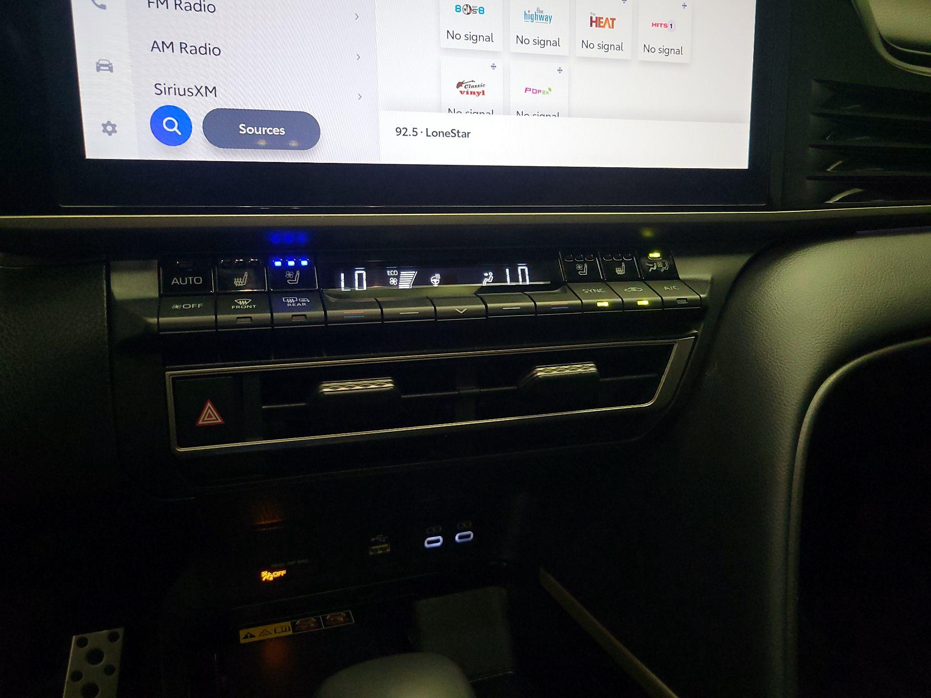 Thumbnail: 2025 Toyota Camry - 17