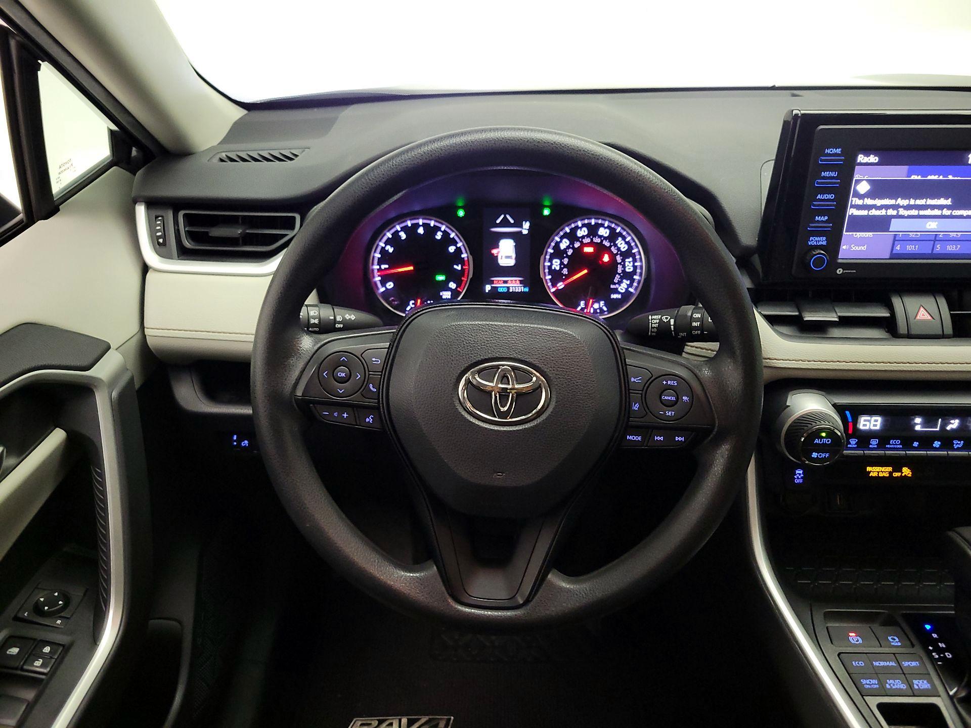 Thumbnail: 2020 Toyota RAV4 - 10
